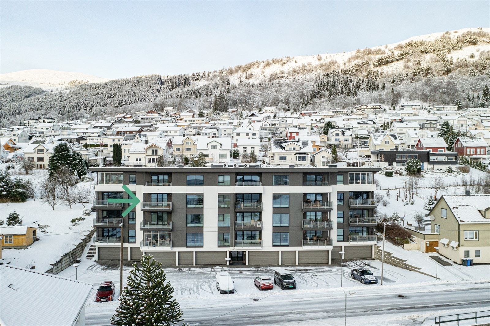 Leiligheten ligger i 3.egt i boligblokken fra 2013 Galleribilde