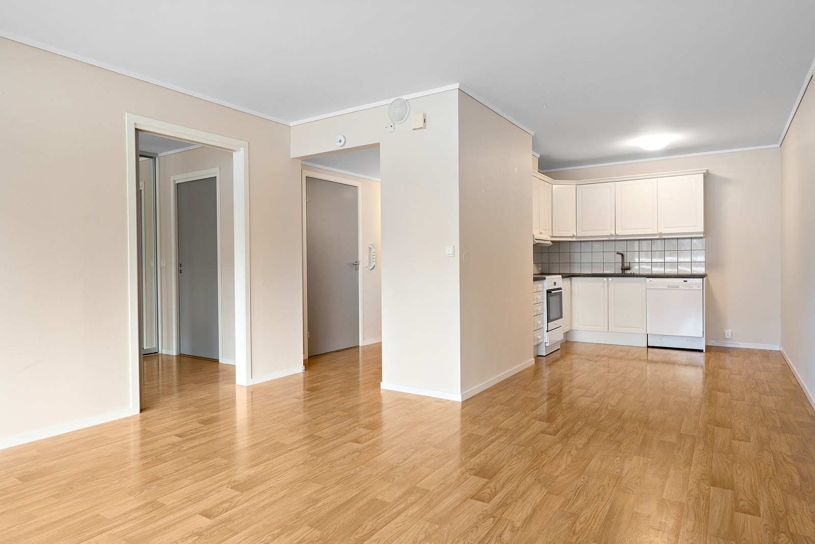 Åpen kjøkkenløsning i stuen Galleribilde