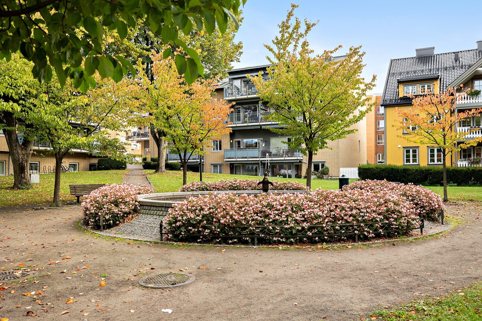 Velkommen til Midtløkken II - en fin leilihget i underetasje med utsikt til sprutparken! Galleribilde