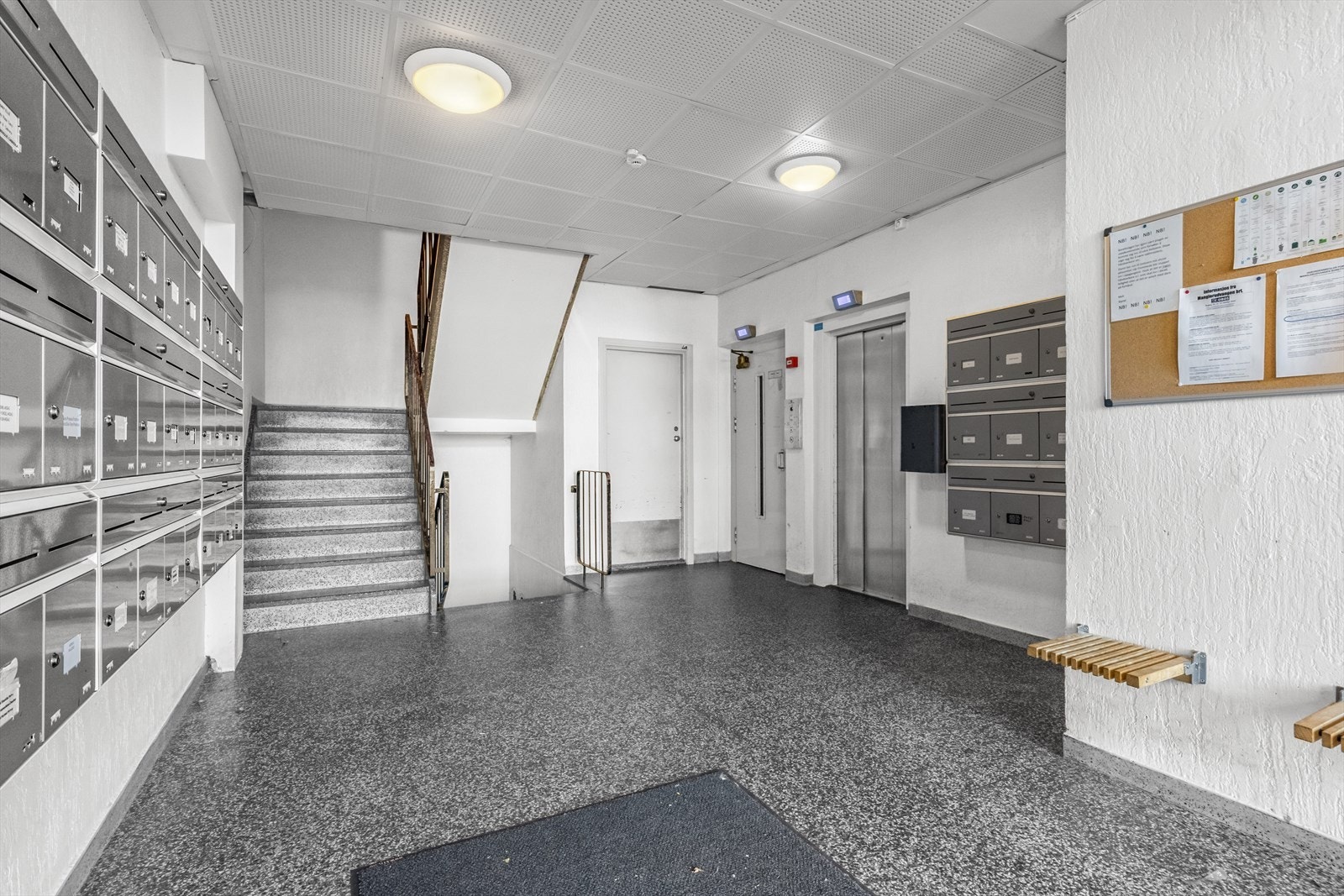 Felles trappeoppgang med heisadkomst Galleribilde