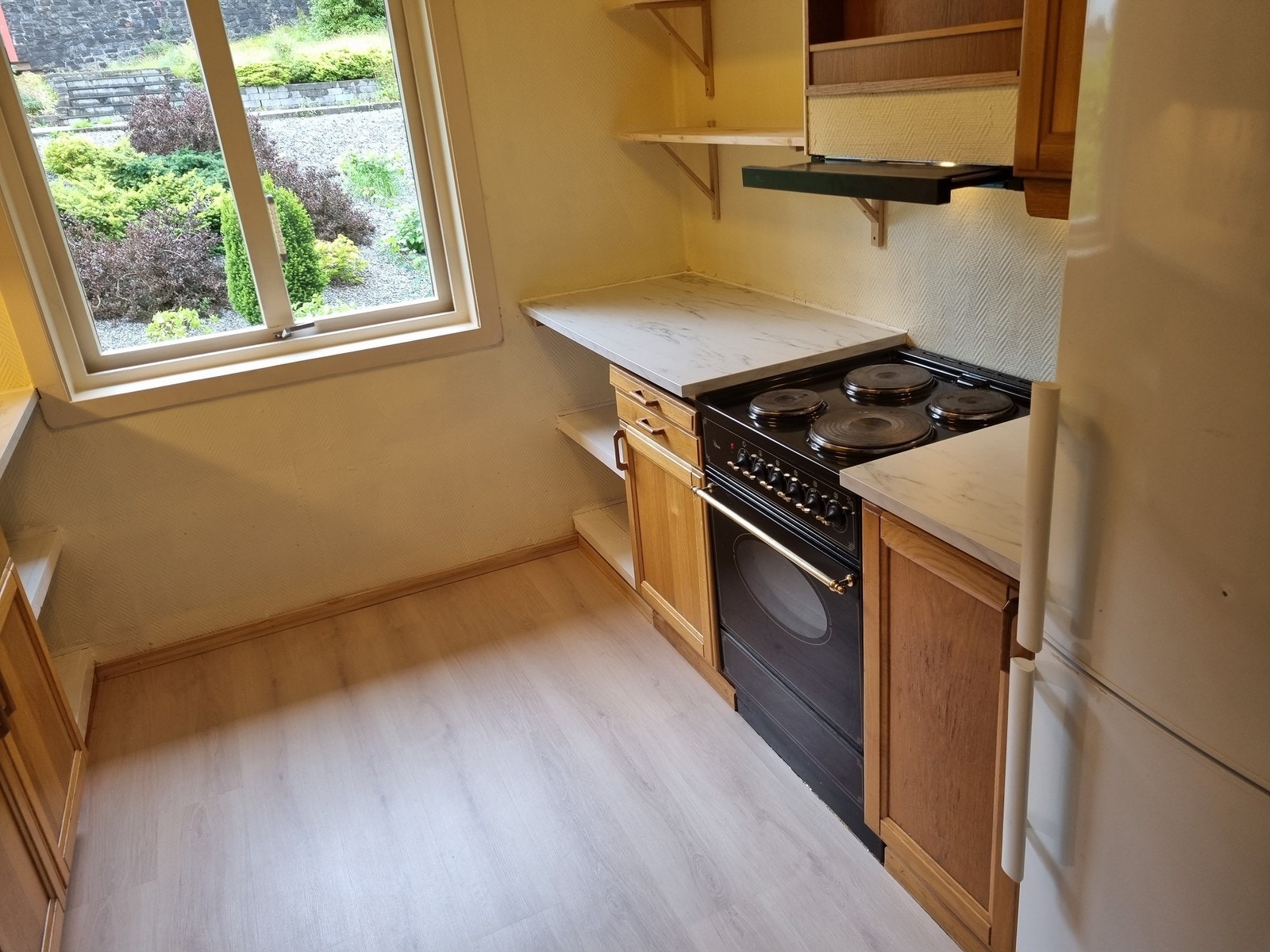 Ny benkeplate på kjøkken! Galleribilde