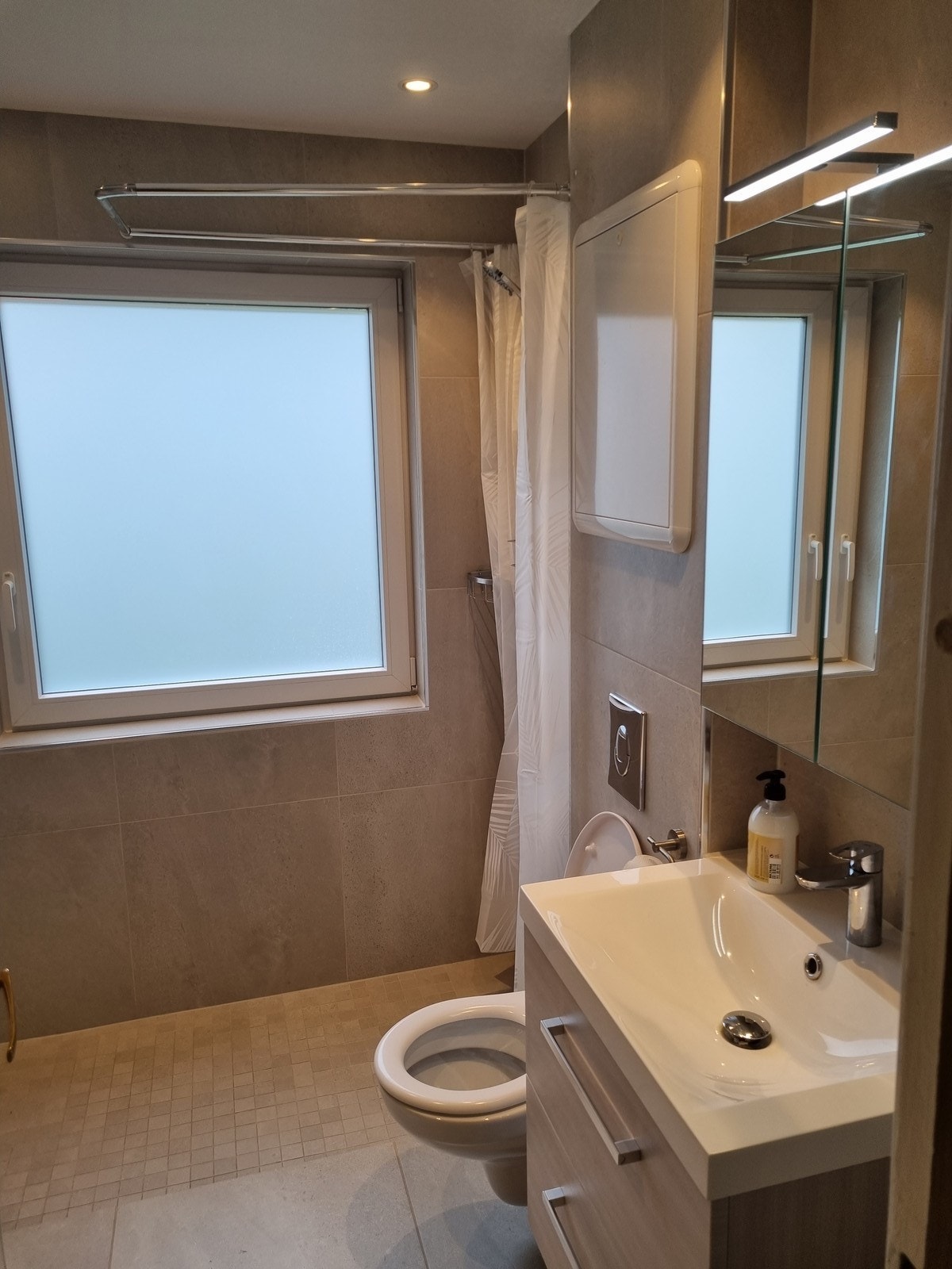 Nyoppusset bad! Galleribilde