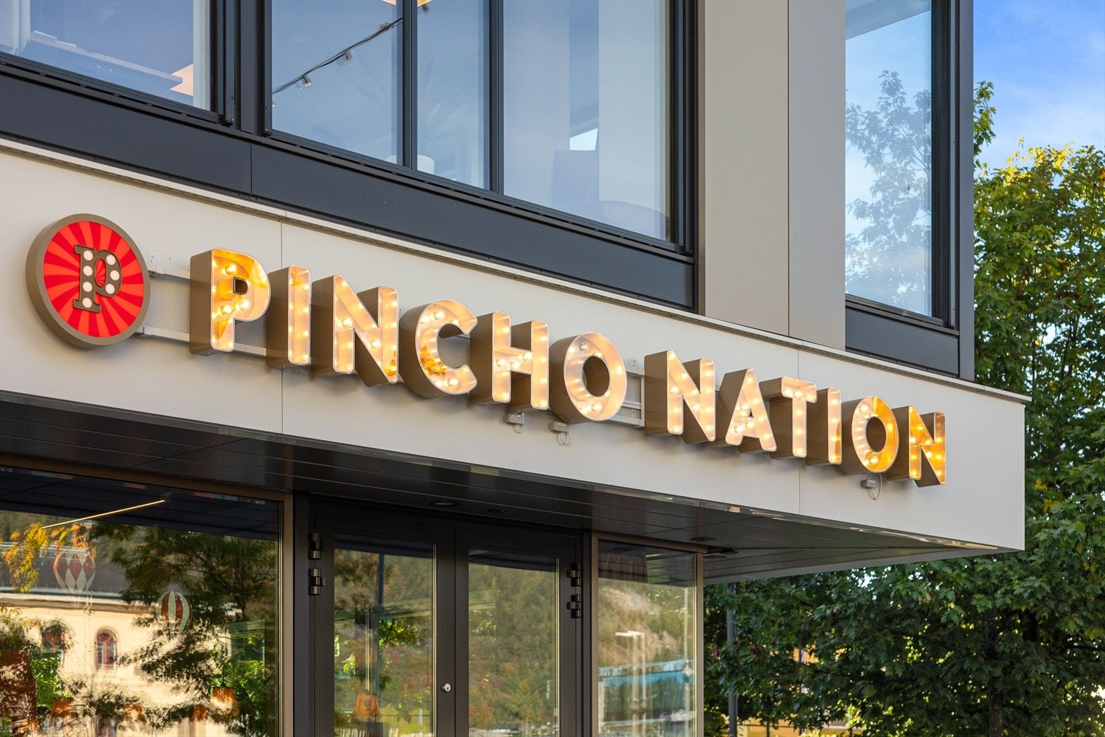 Nyeste tilskuddet i nabolaget er populære Pincho Nation som serverer en rekke spennende småretter og drikker Galleribilde