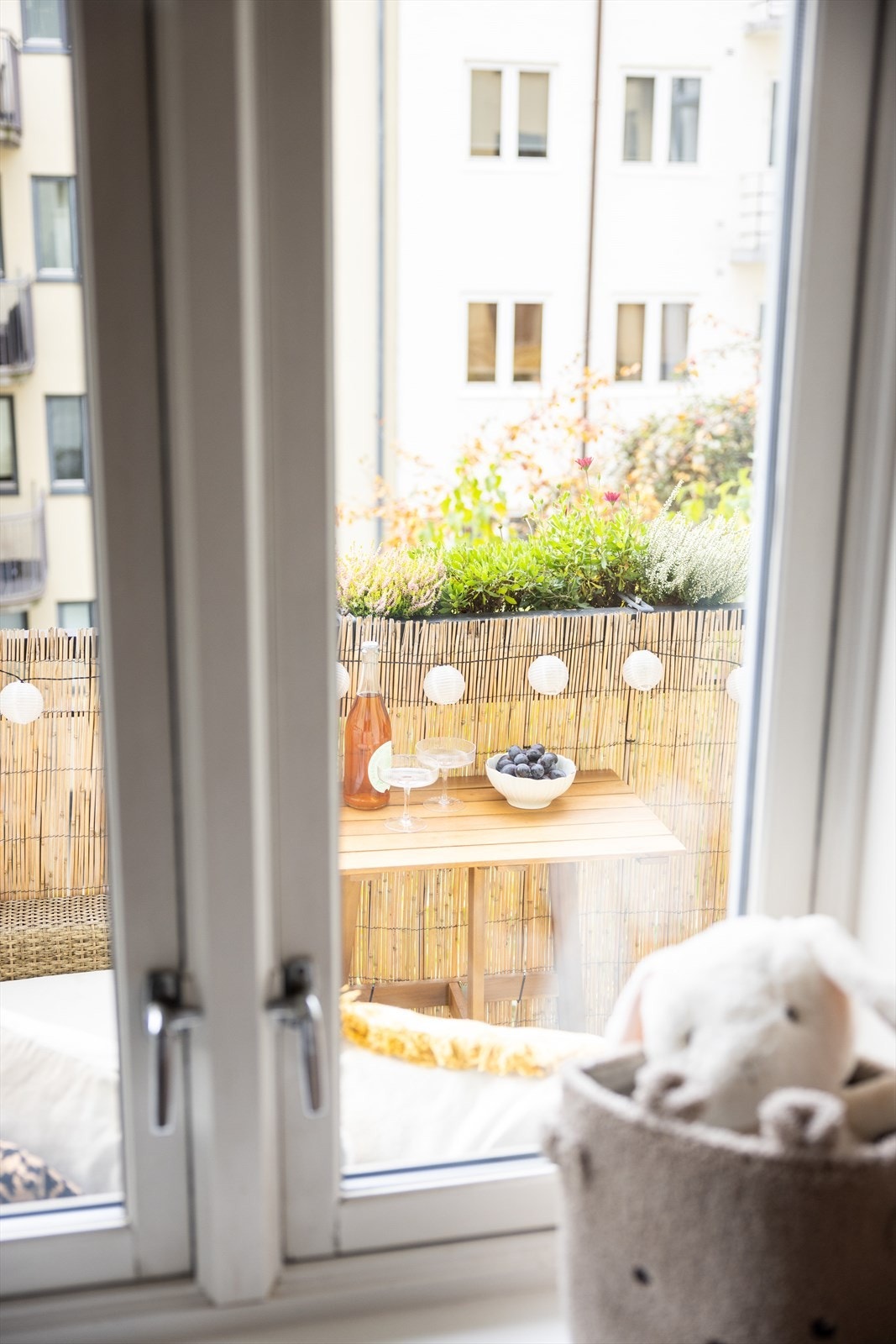 - Soverom to vender mot bakgård - Galleribilde