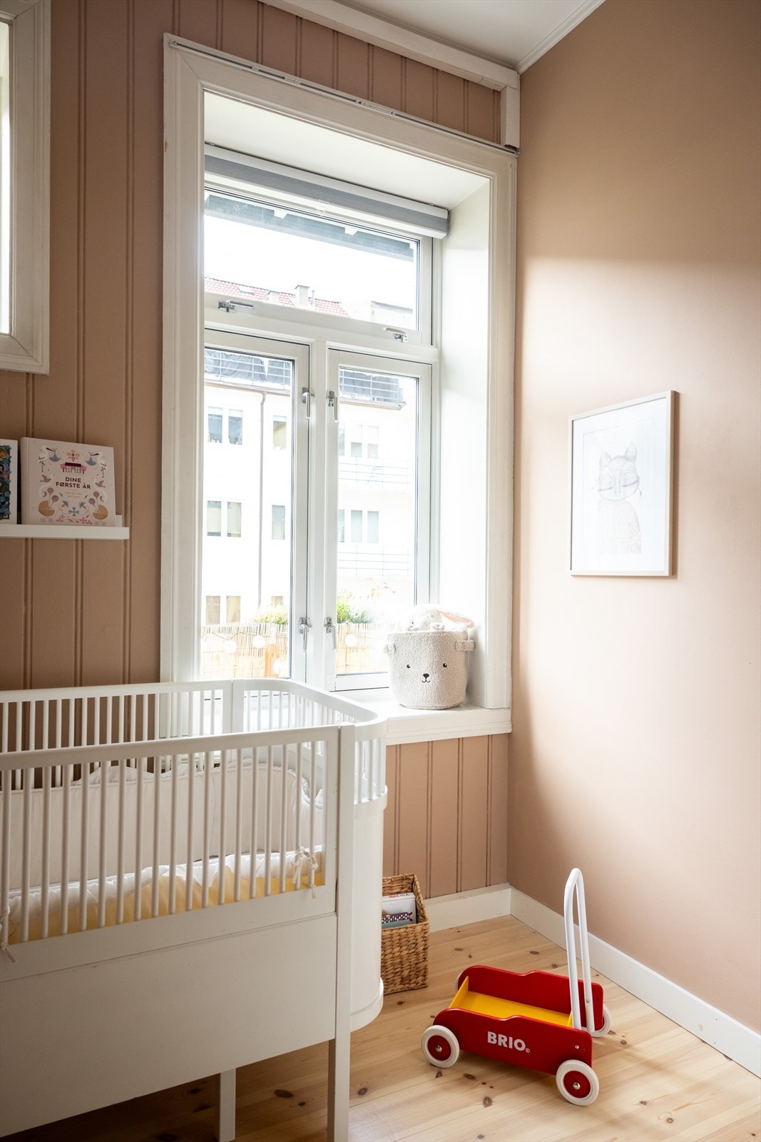 - Plass til seng og garderobeløsning - Galleribilde