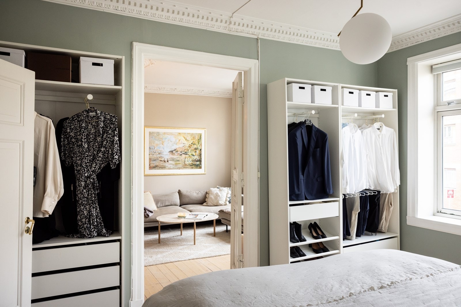 Masse oppbevaringsplass i garderobeløsning - Galleribilde