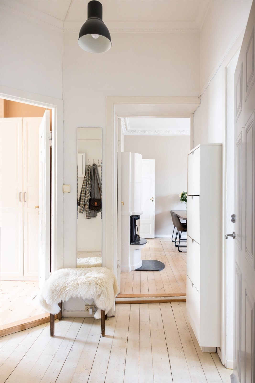 - Originale tregulv i hele leiligheten med unntak av på det minste soverommet - Galleribilde