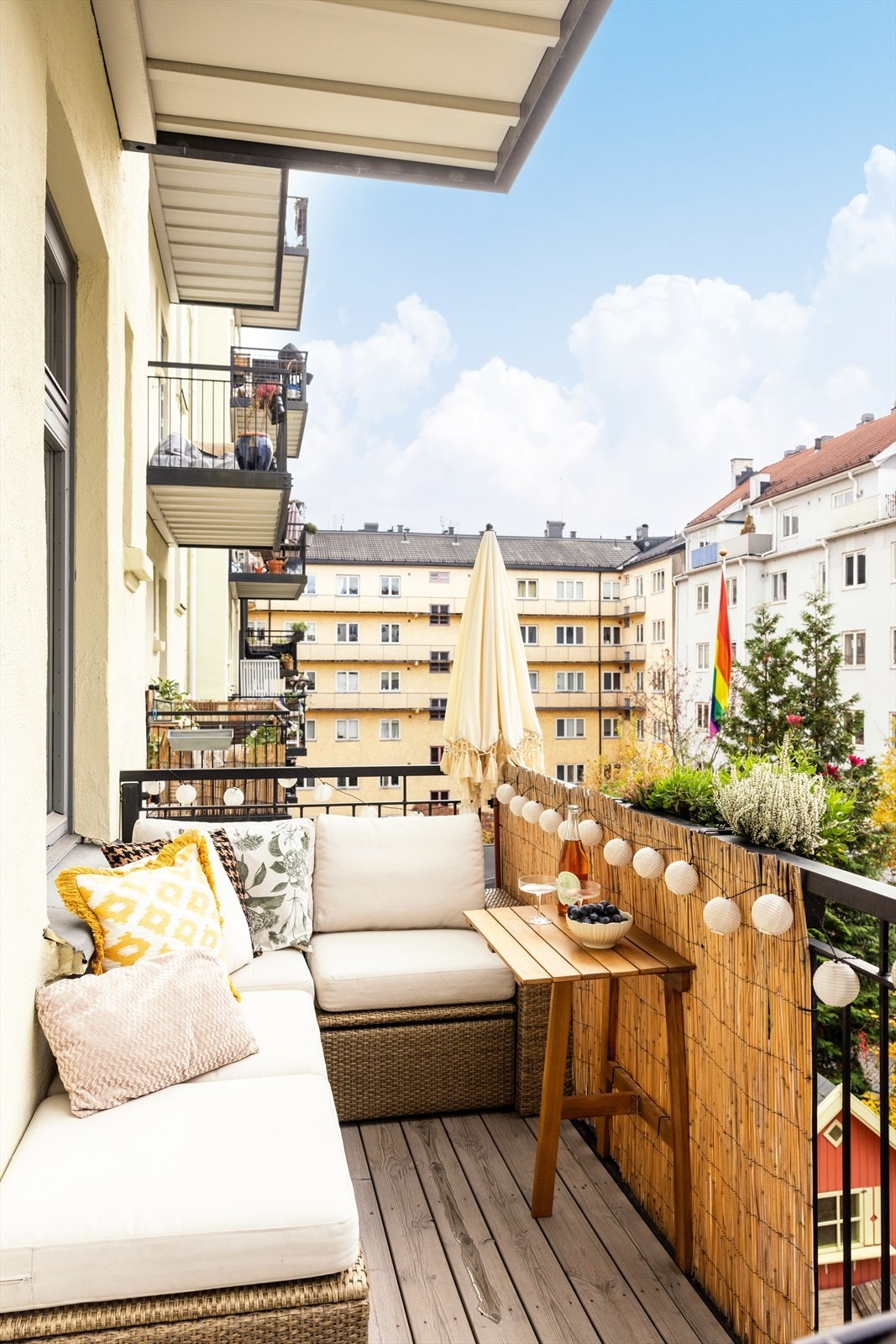 - God plass til utemøblement og grill - Galleribilde