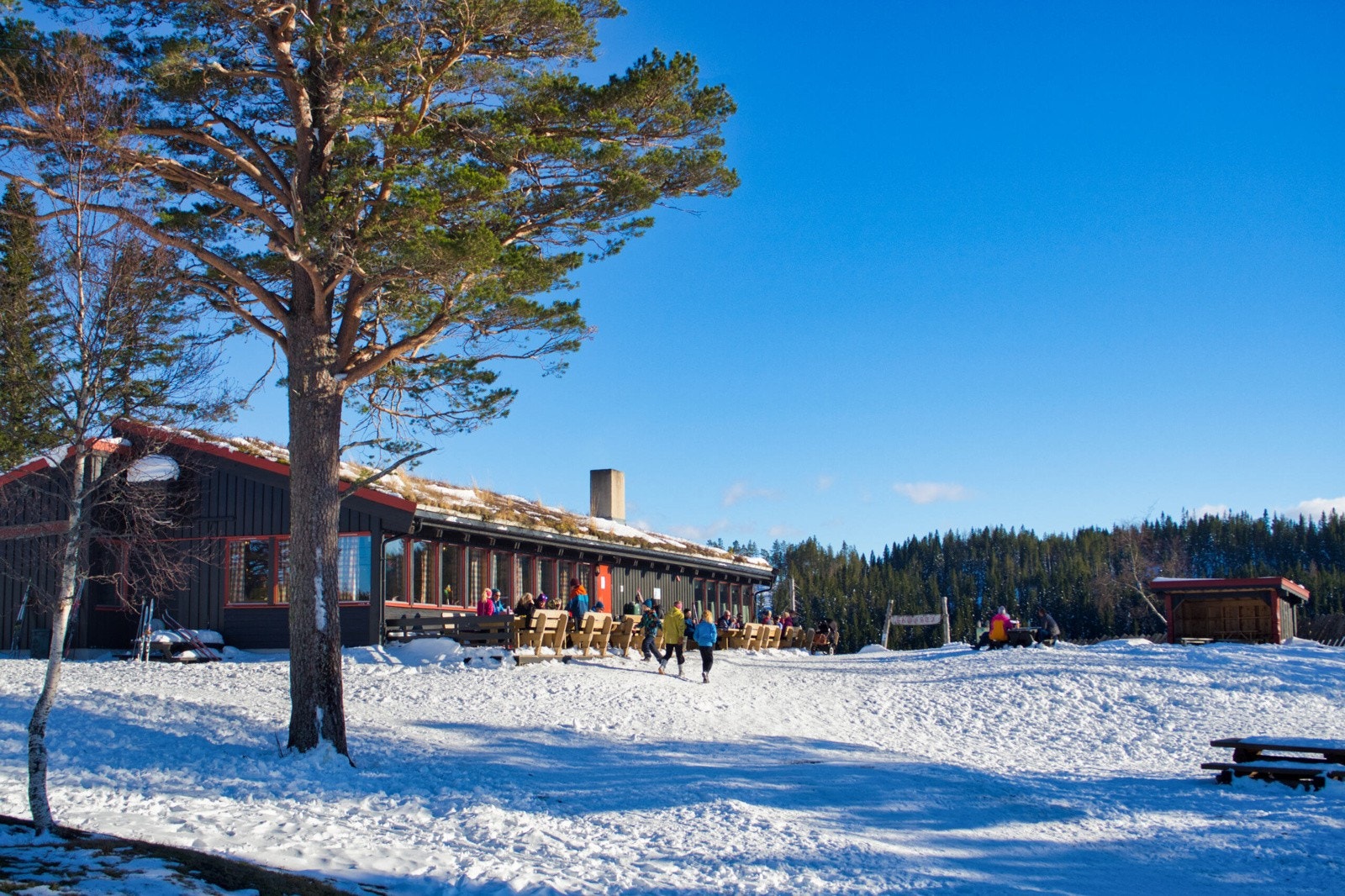 Estenstadhytta ligger i marka i nærområdet. Her har man flotte turstier og god servering når du kommer frem. Galleribilde