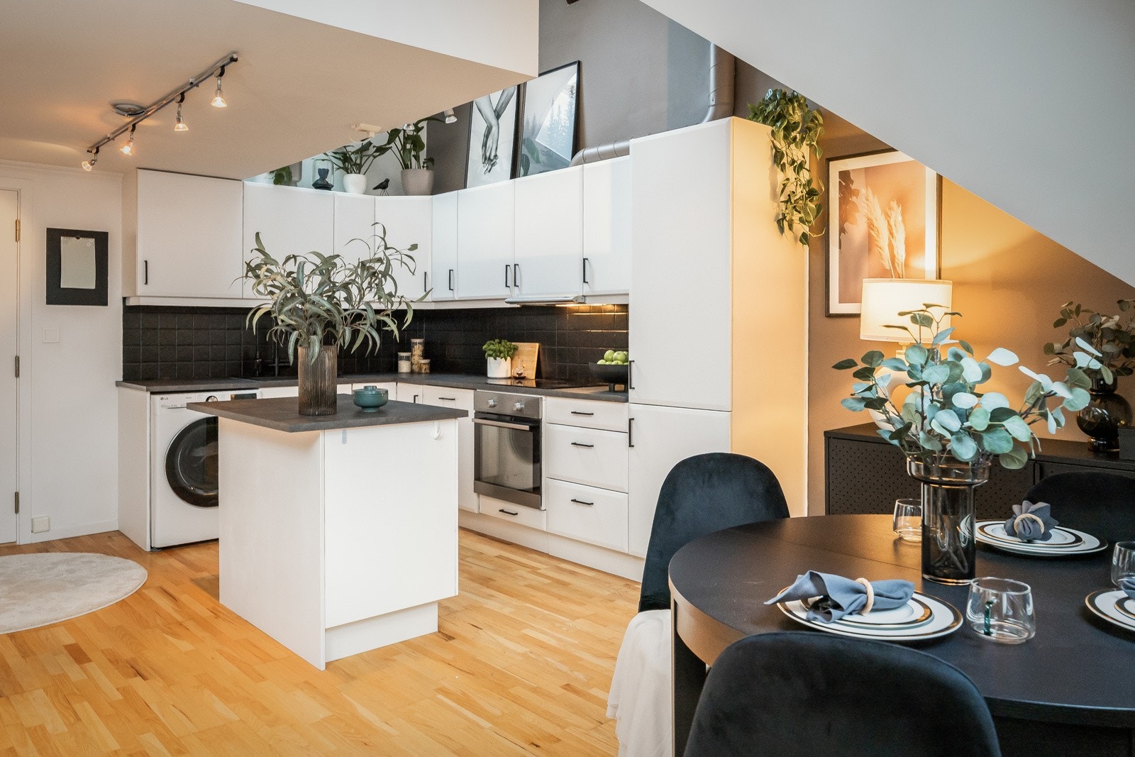 Ingen tegn til fukt eller vesentlig skade iht. takstrapport, tilstandsgrad 1. Galleribilde