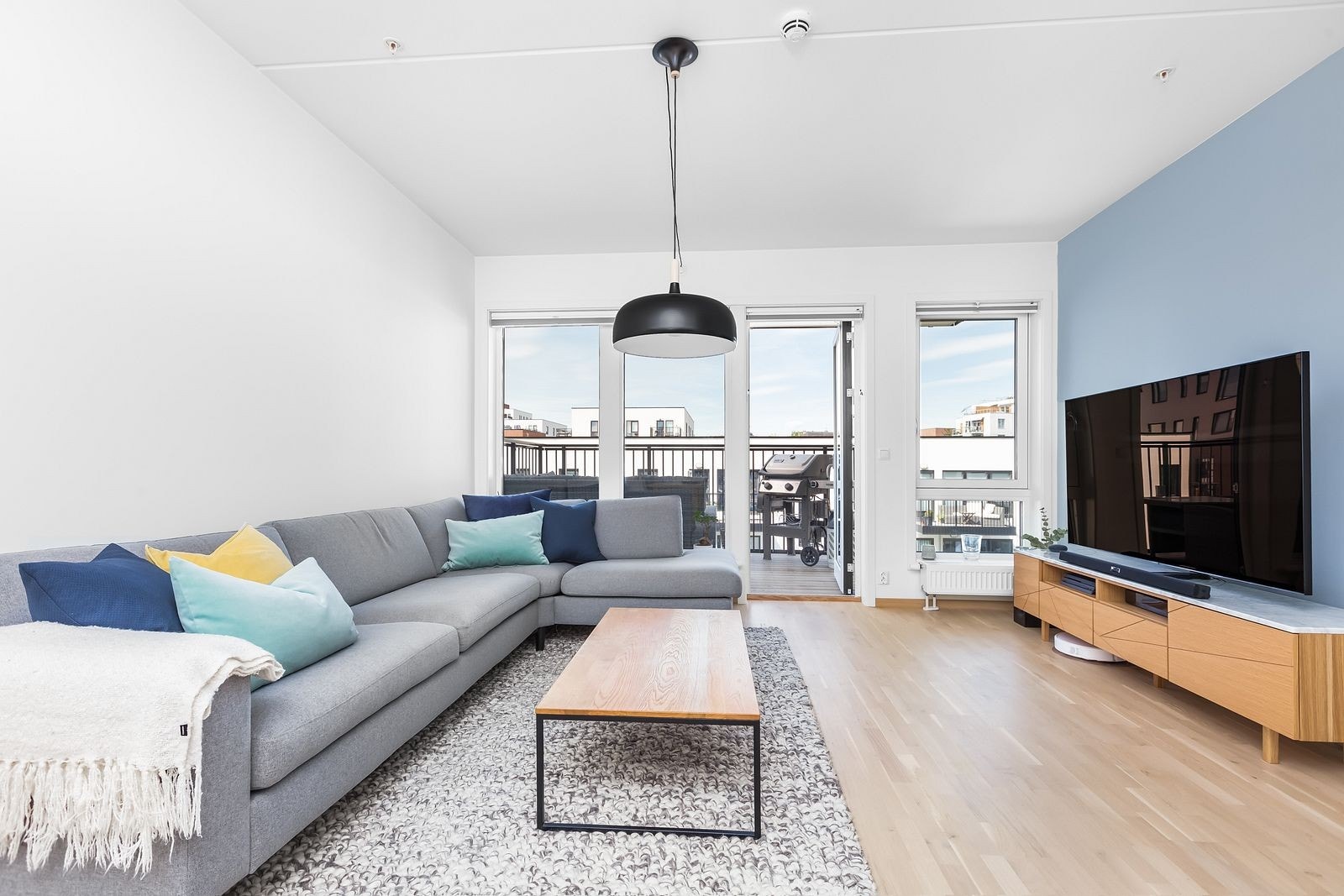 Fra stuen er det utgang til 1 av 2 balkonger. Galleribilde