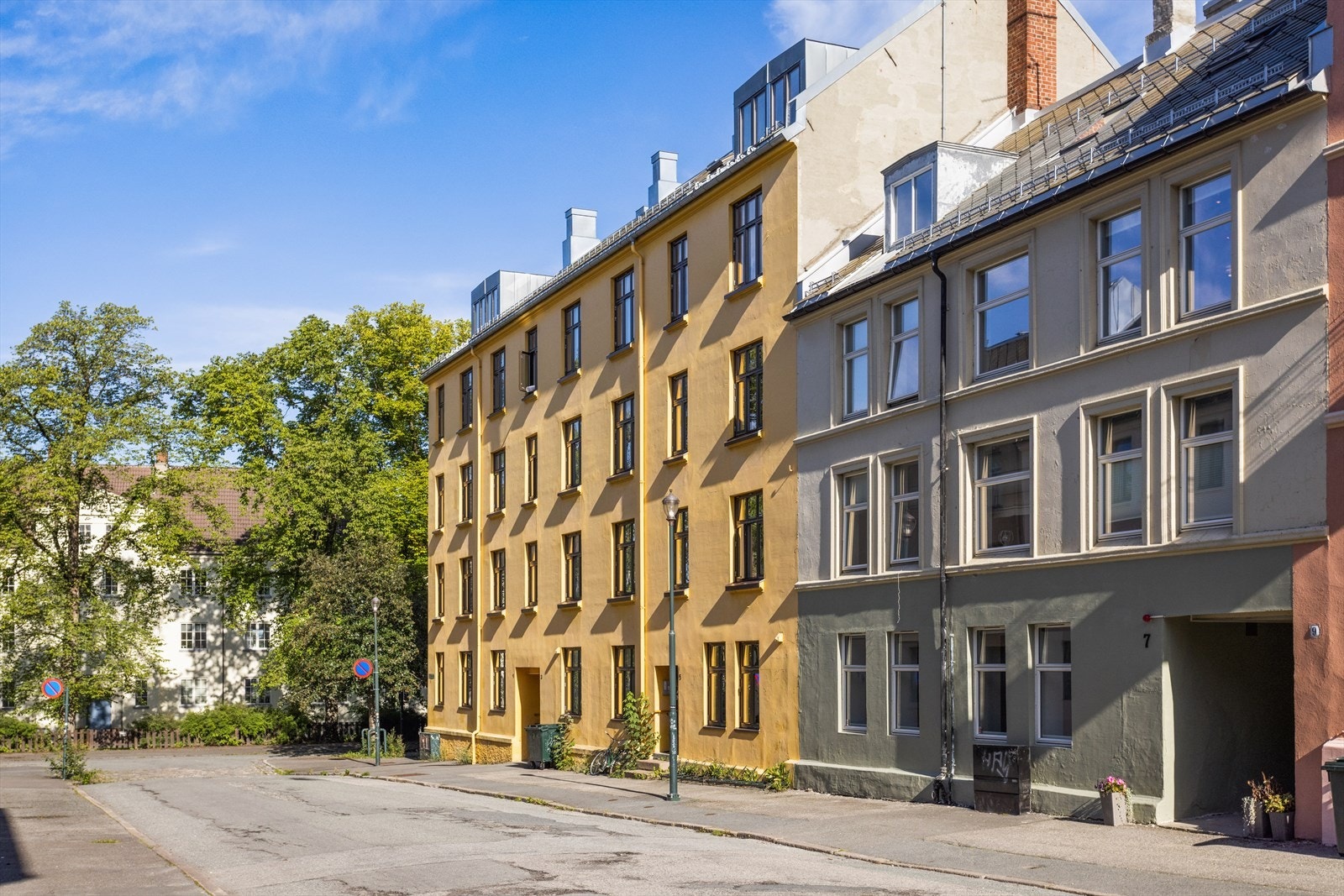 Lademoen er en bydel i Trondheim som ligger øst for sentrum. Bydelen grenser til Buran i øst, Nedre Elvehavn/Solsiden i sør og Lilleby/Lade i nord. Galleribilde