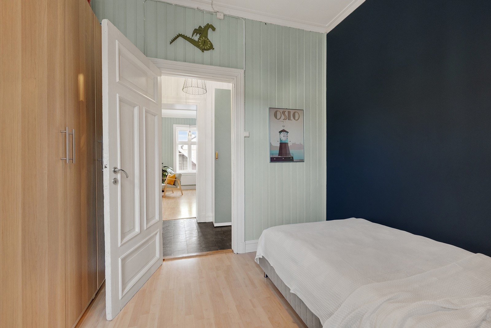 Rommene passer ypperlig som barnerom eller gjesterom og kontor. Galleribilde