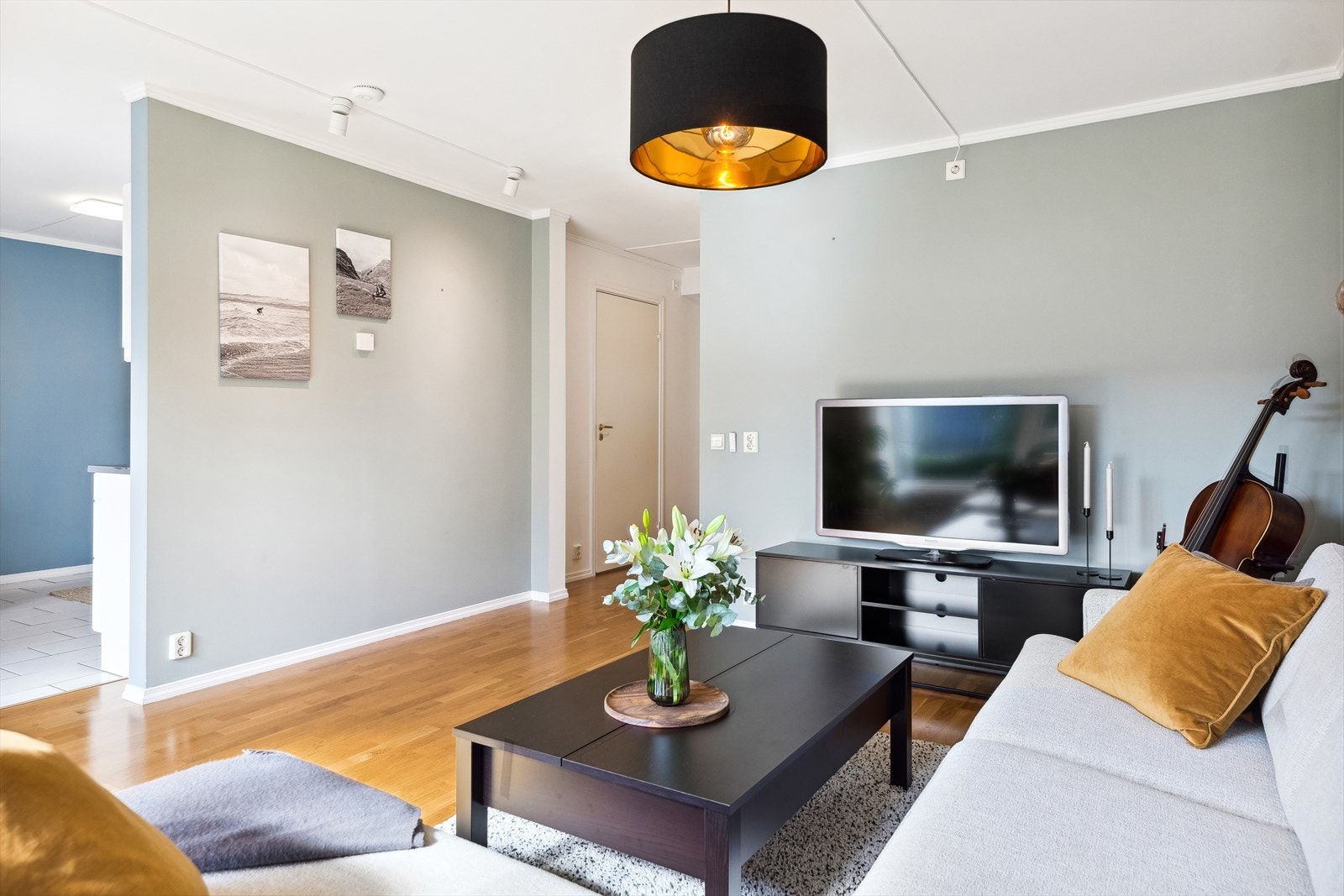 Oversiktlig og romslig planløsning. Det er vannbåren gulvvarme i leiligheten. Galleribilde