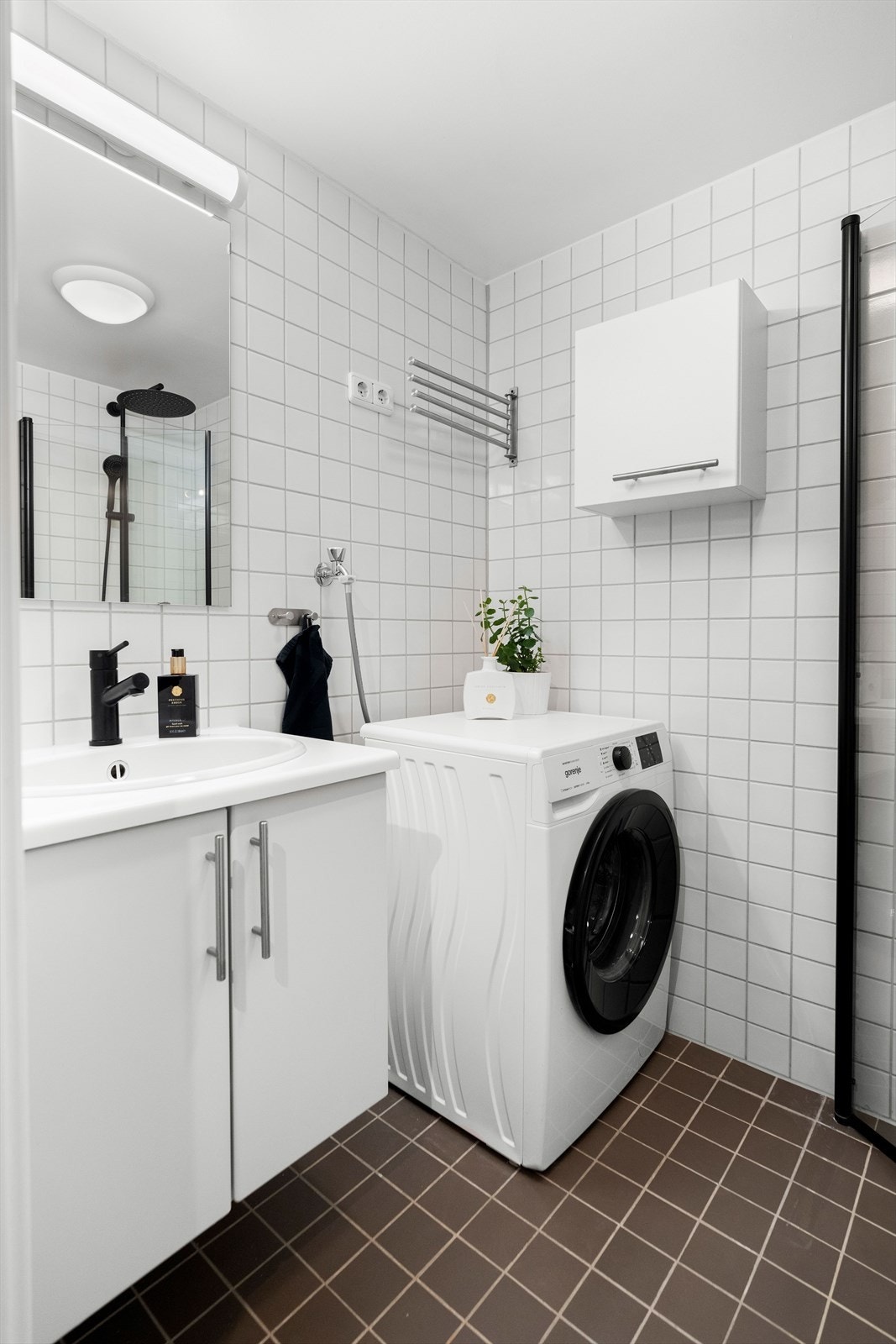 Opplegg for vaskemaskin. Galleribilde