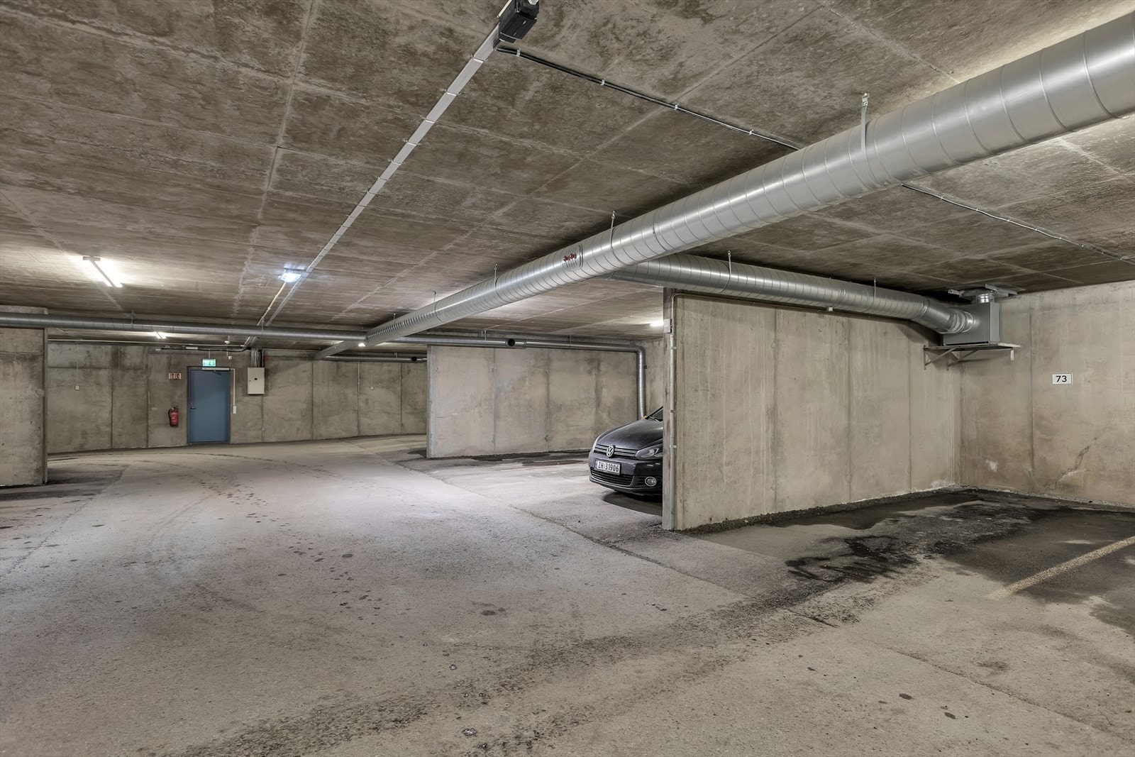 Fast plass i garasje Galleribilde