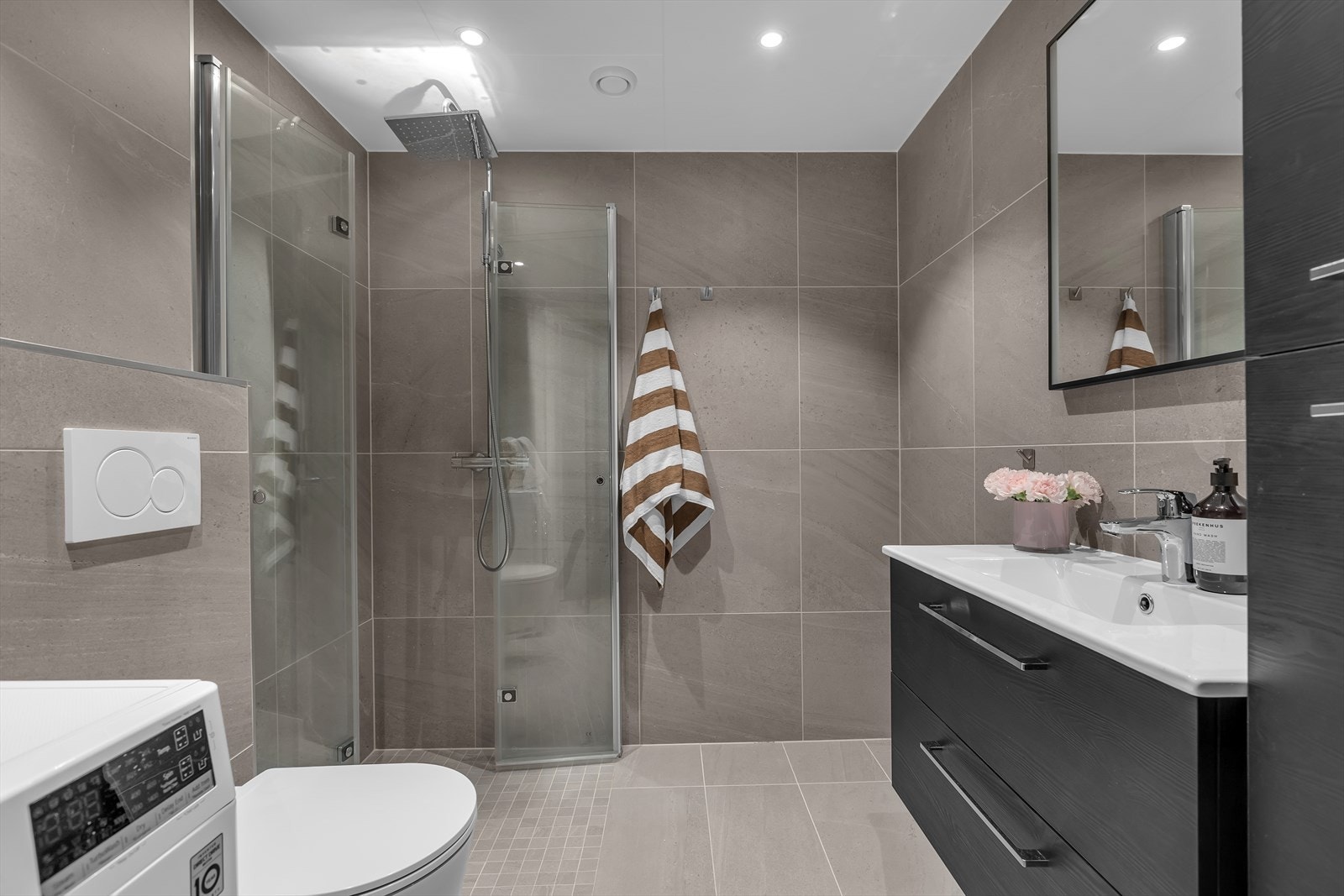 Helfliset bad totalrenovert i 2023 Galleribilde