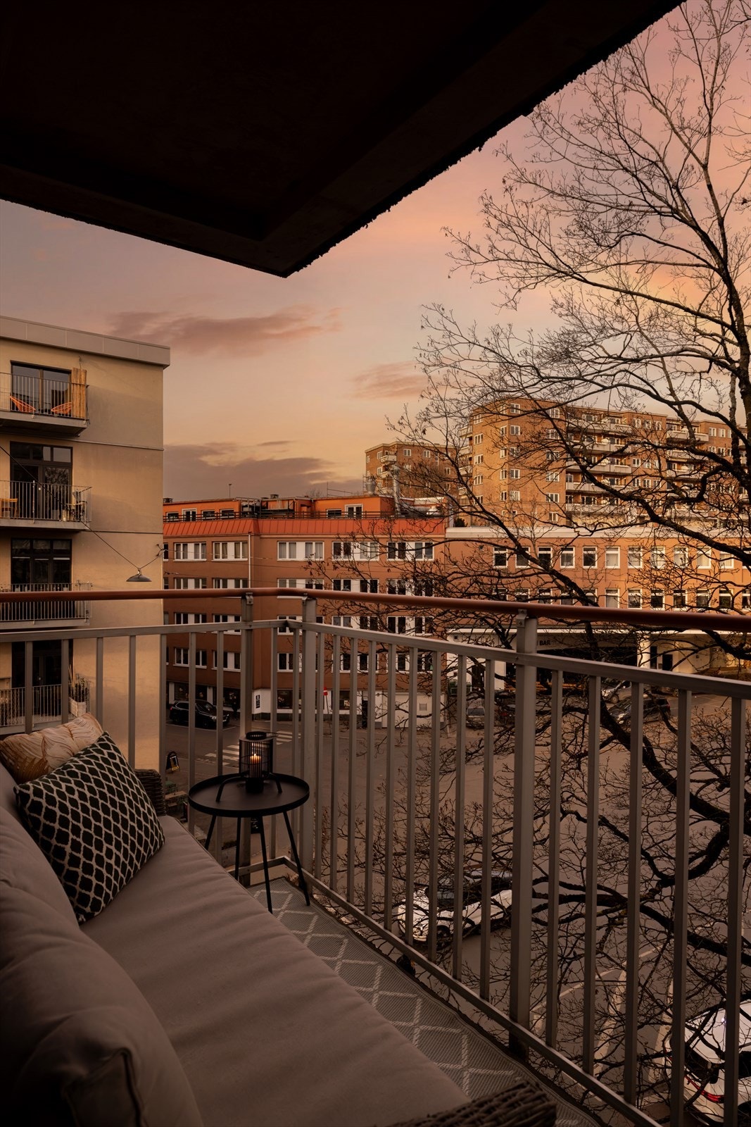 På balkongen kan du innrede med sittegruppe for hyggelige stunder utendørs. Galleribilde