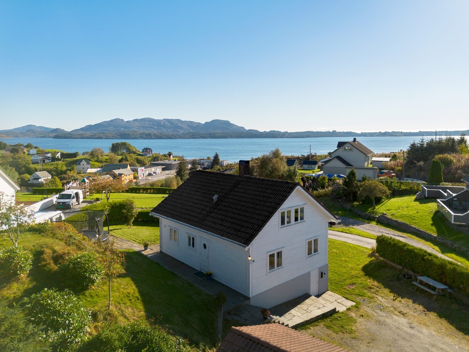 Boligen føles trivelig ut, og har en fin balanse mellom eldre og nyere standard. Galleribilde