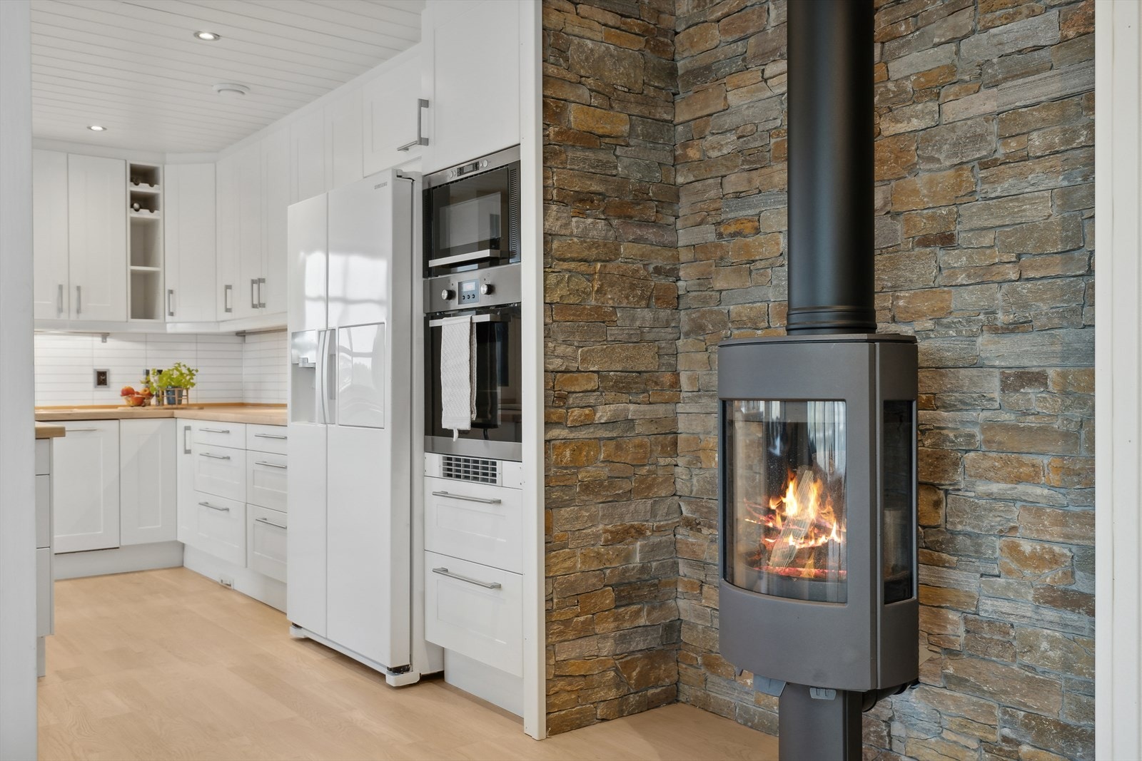 Koselig peis som varmer godt på kalde dager. Galleribilde