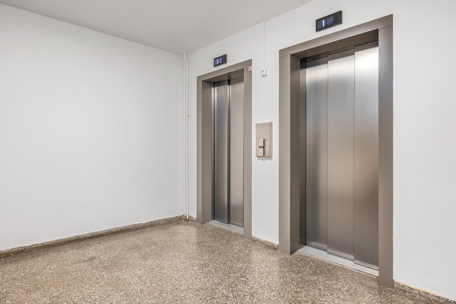 Det er heiser i blokken Galleribilde