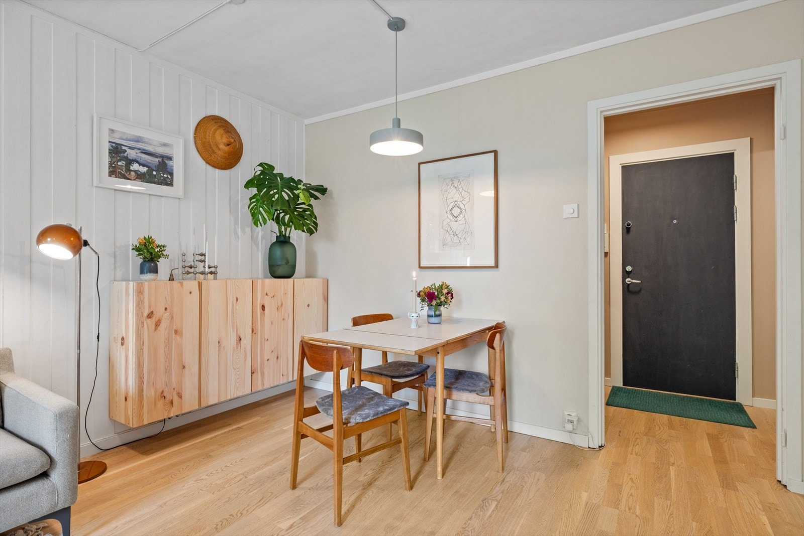 I 2015 ble det lagt parkett i stue/kjøkken, soverom og bod Galleribilde