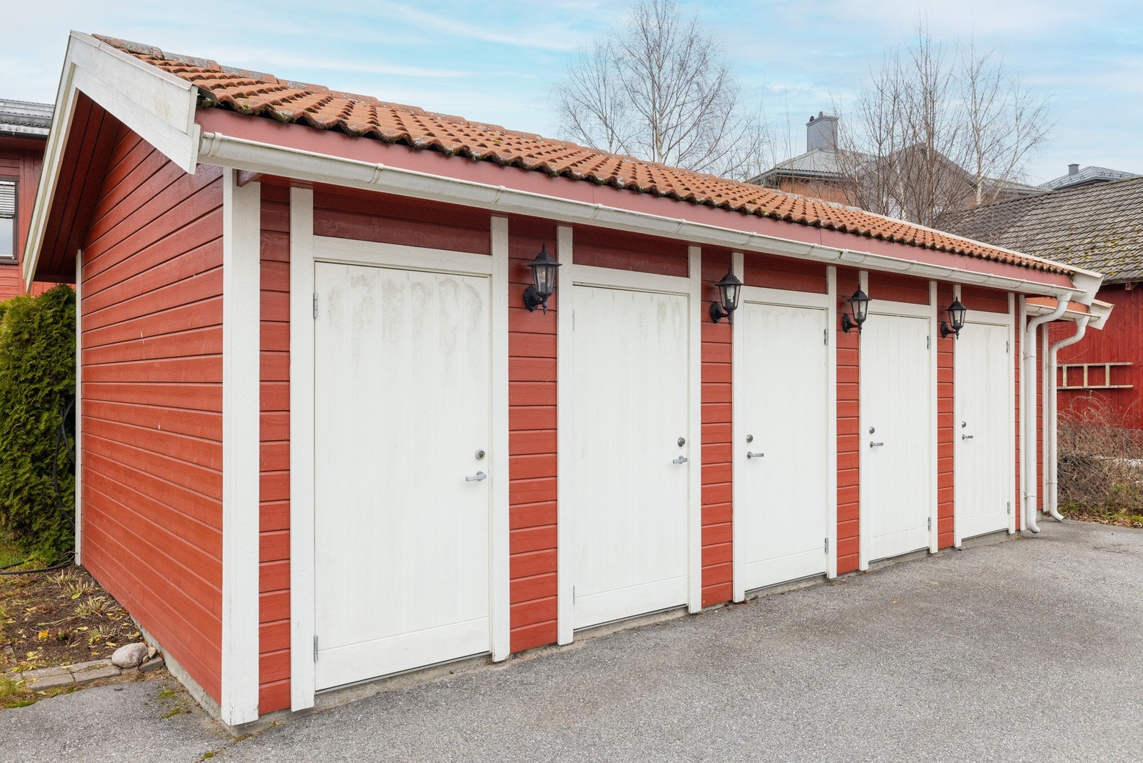 Leiligheten har tilhørende bod og parkeringsplass til 1 bil. Galleribilde