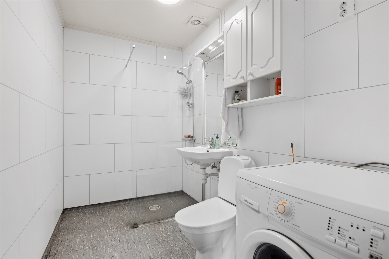 Kjellerleilighet 1, baderom Galleribilde