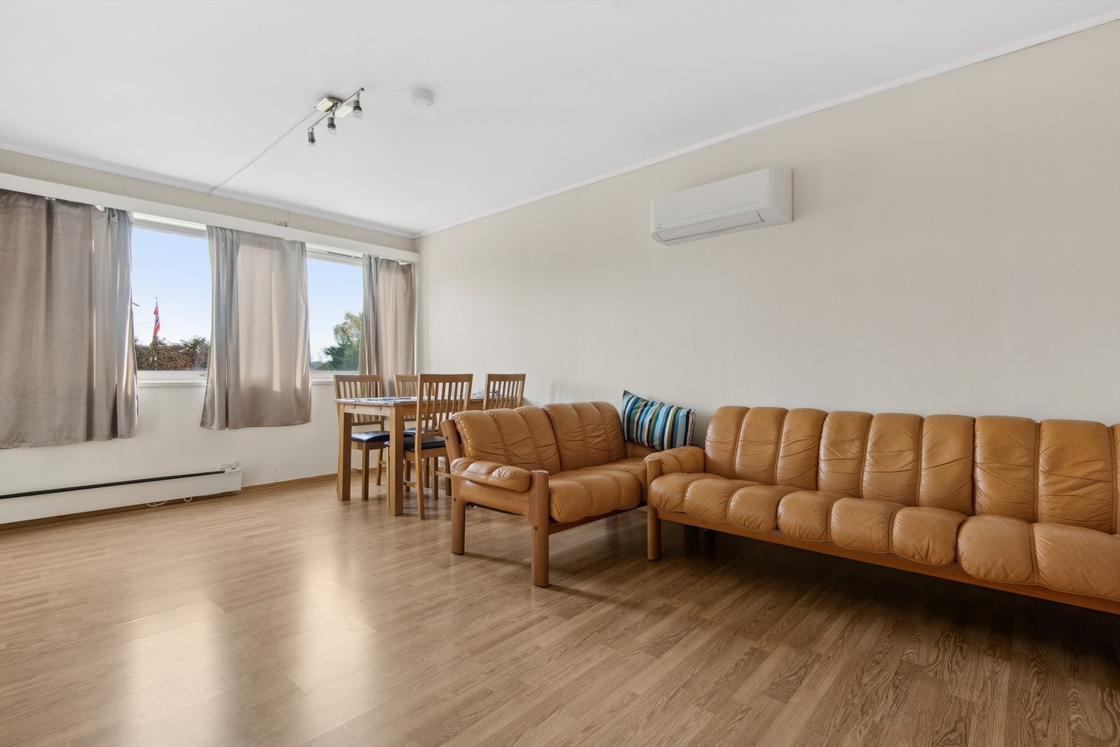 Kjellerleilighet 1, Stue Galleribilde