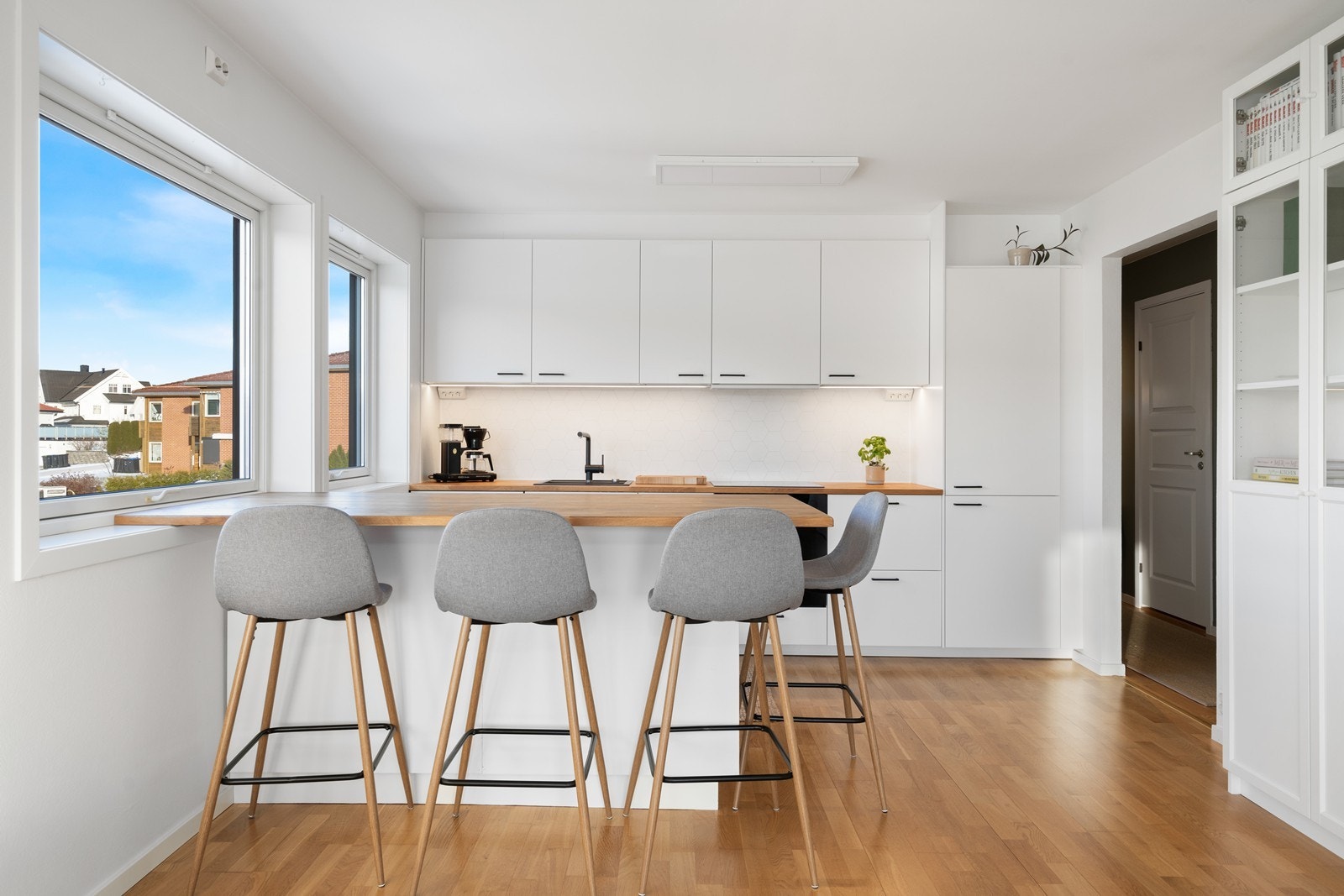 Pent og praktisk kjøkken - byttet i nyere tid Galleribilde