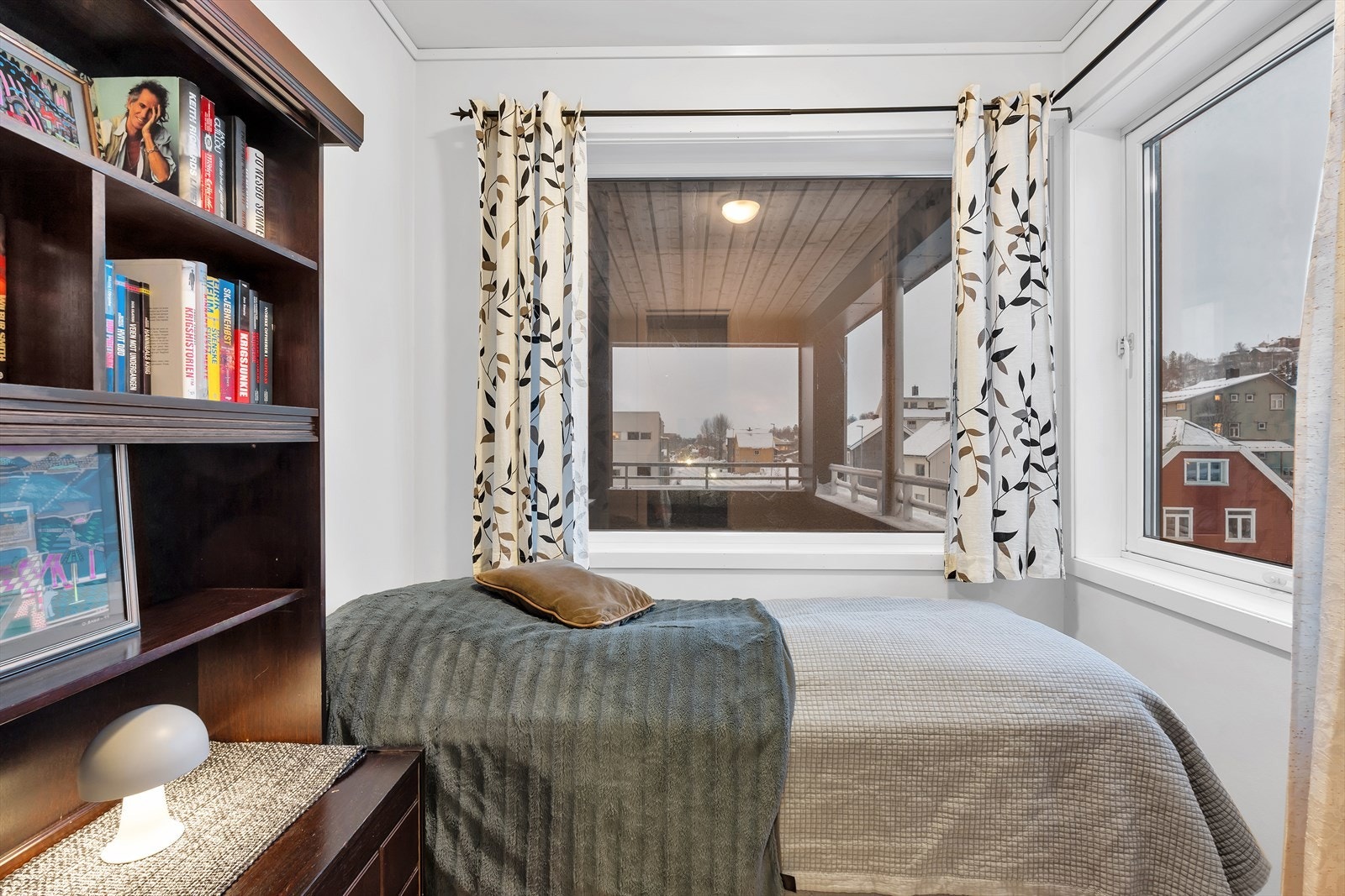 Innenfor soverommet finner man et rom som i dag benyttes som gjesterom. Galleribilde