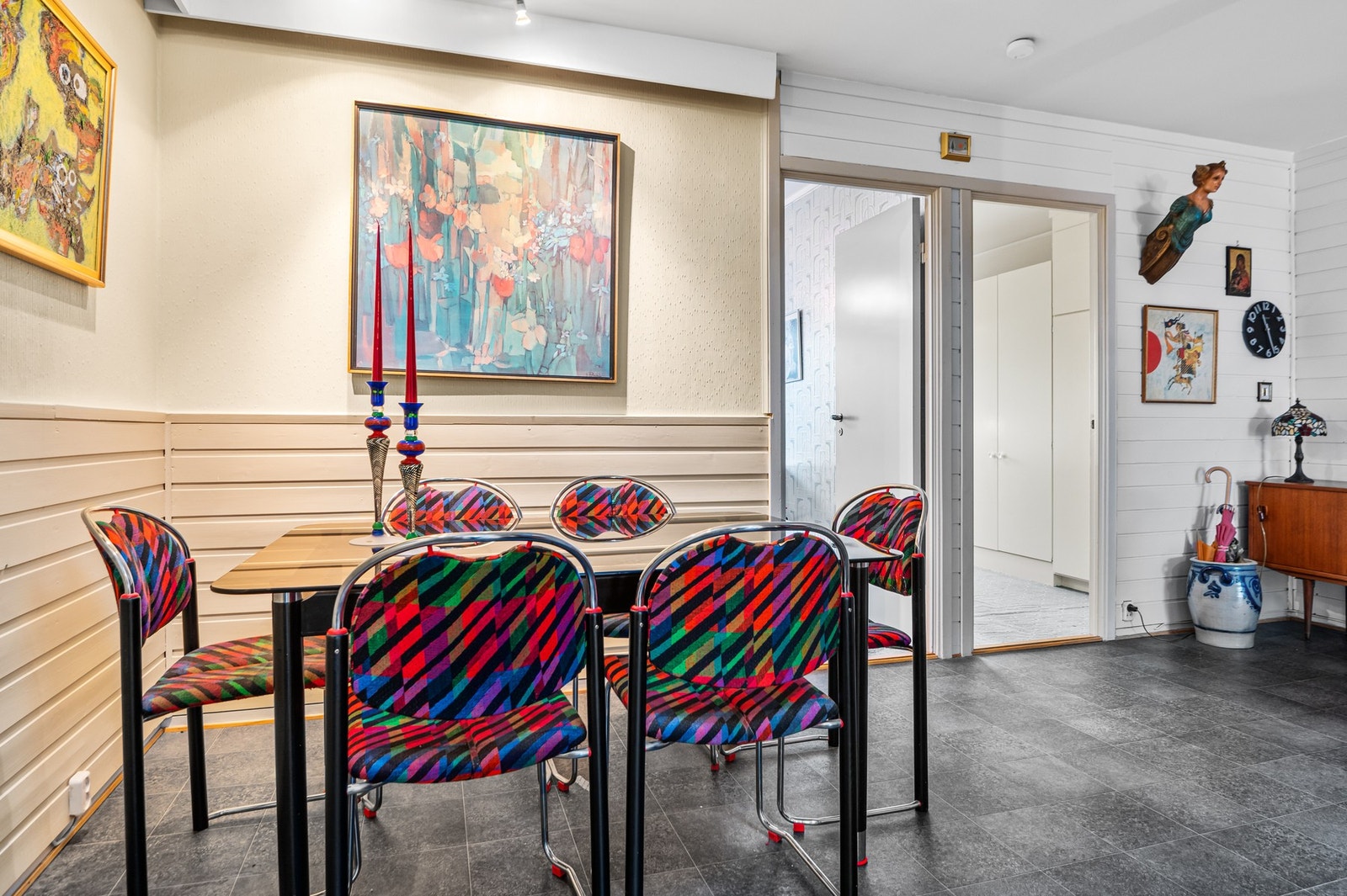 Spisestuen er på hele 15 kvm. Galleribilde