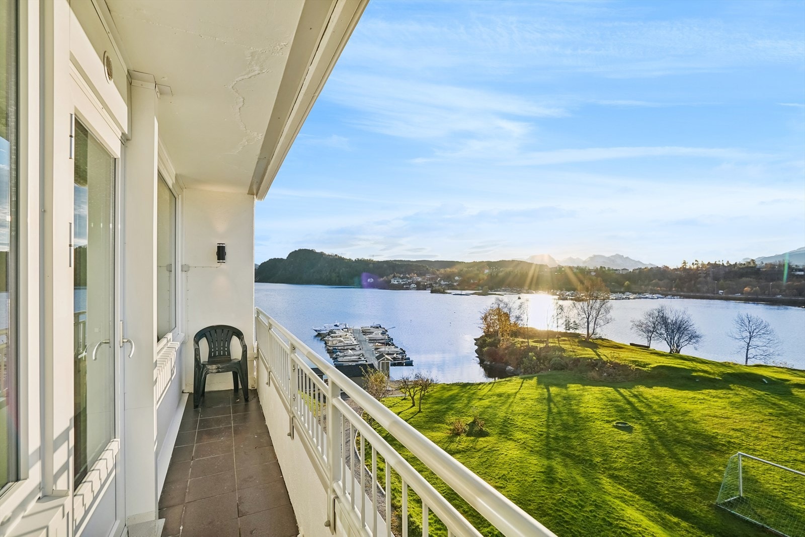 Balkong med utgang fra stue/ kjøkken Galleribilde