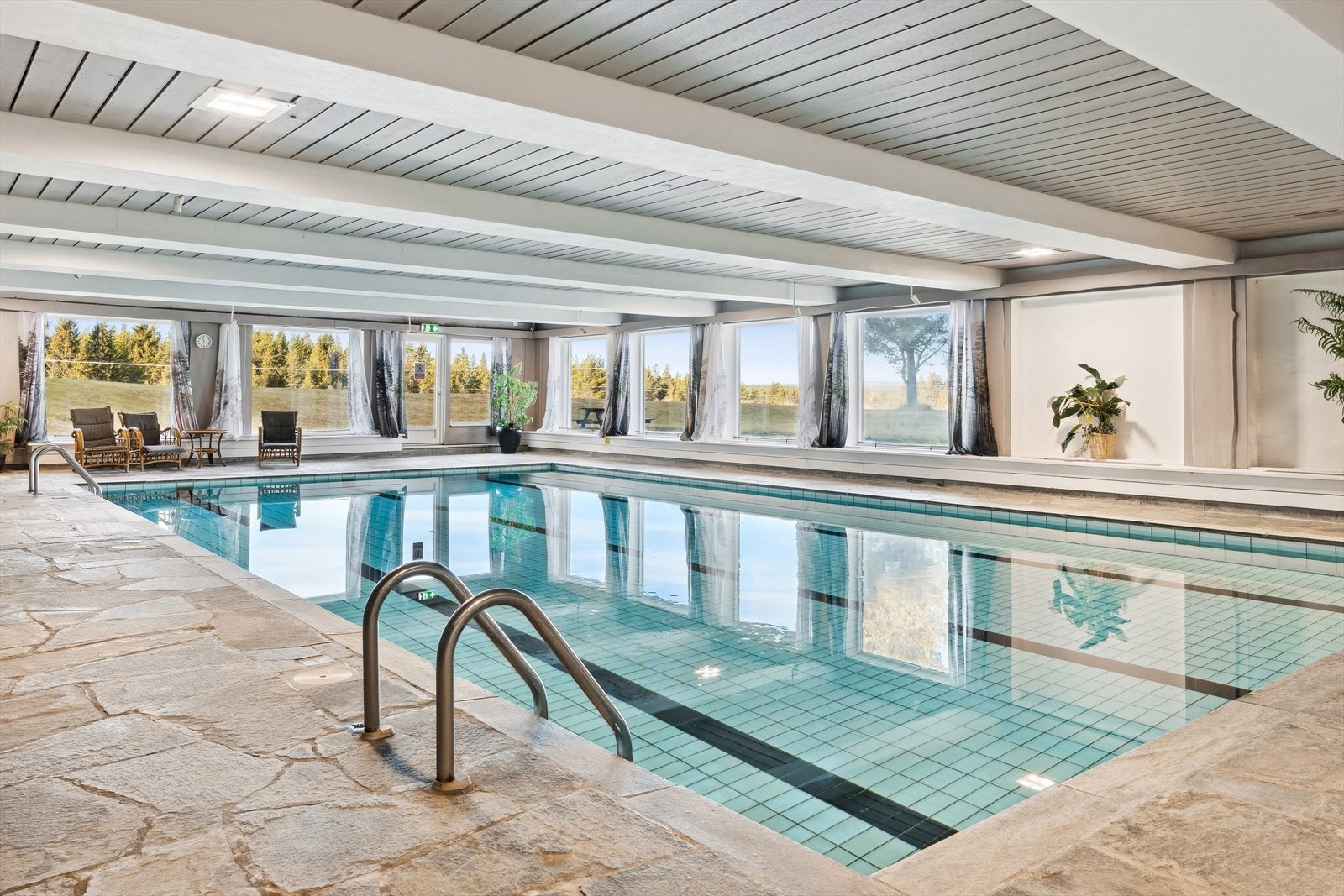 Med leilighet på Sanderstølen har du tilgang til fasilitetene på hotellet, blant annet svømmebasseng. Galleribilde