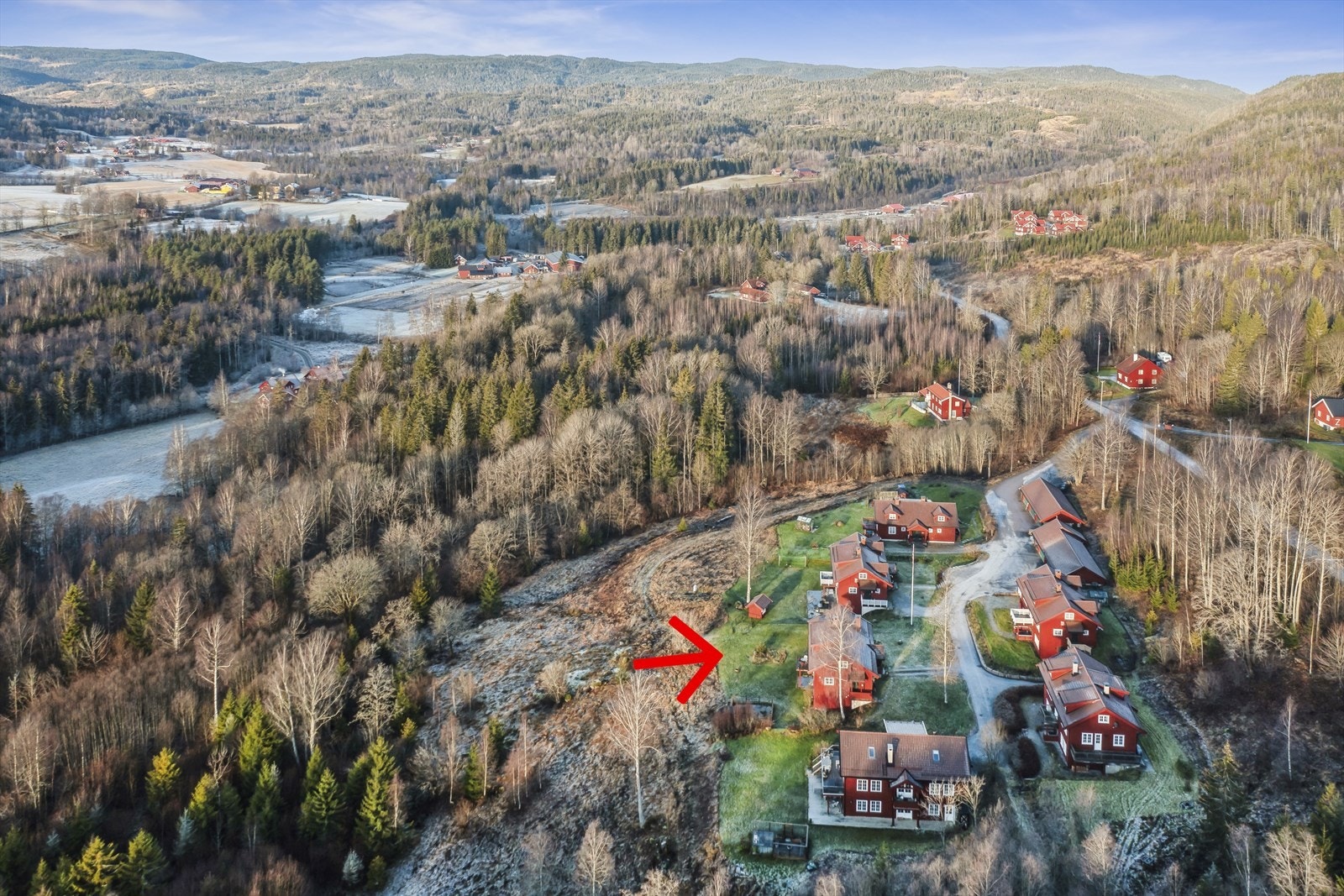 Sørkedalen er en dal nordvest i Oslo kommune, beliggende mellom Voksenåsen og Tryvannshøgda i øst og Venneråsen i vest. Her bor du i naturskjønne og idylliske omgivelser! Galleribilde