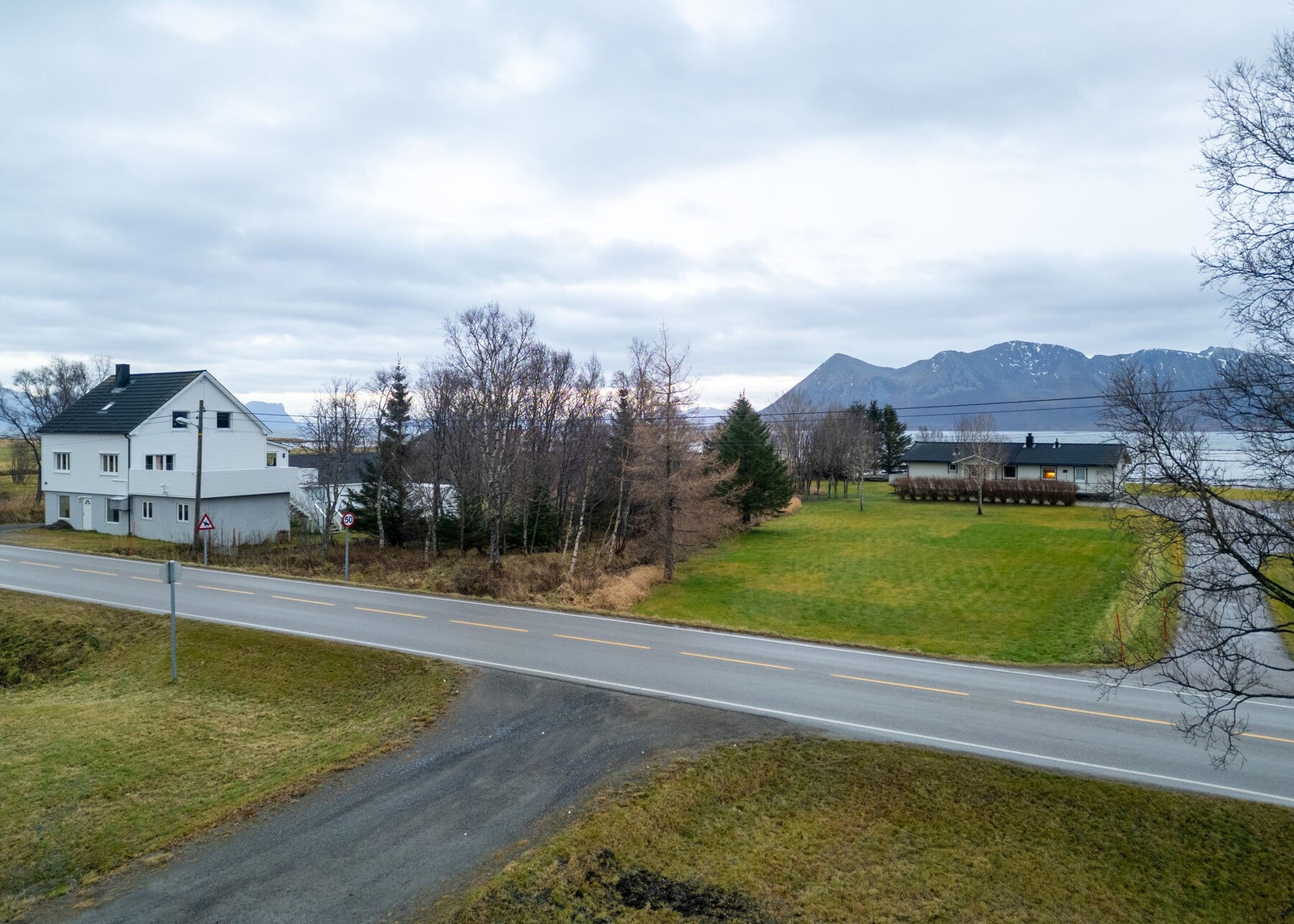 Fra boligen er det god utsikt i flere retninger. Galleribilde