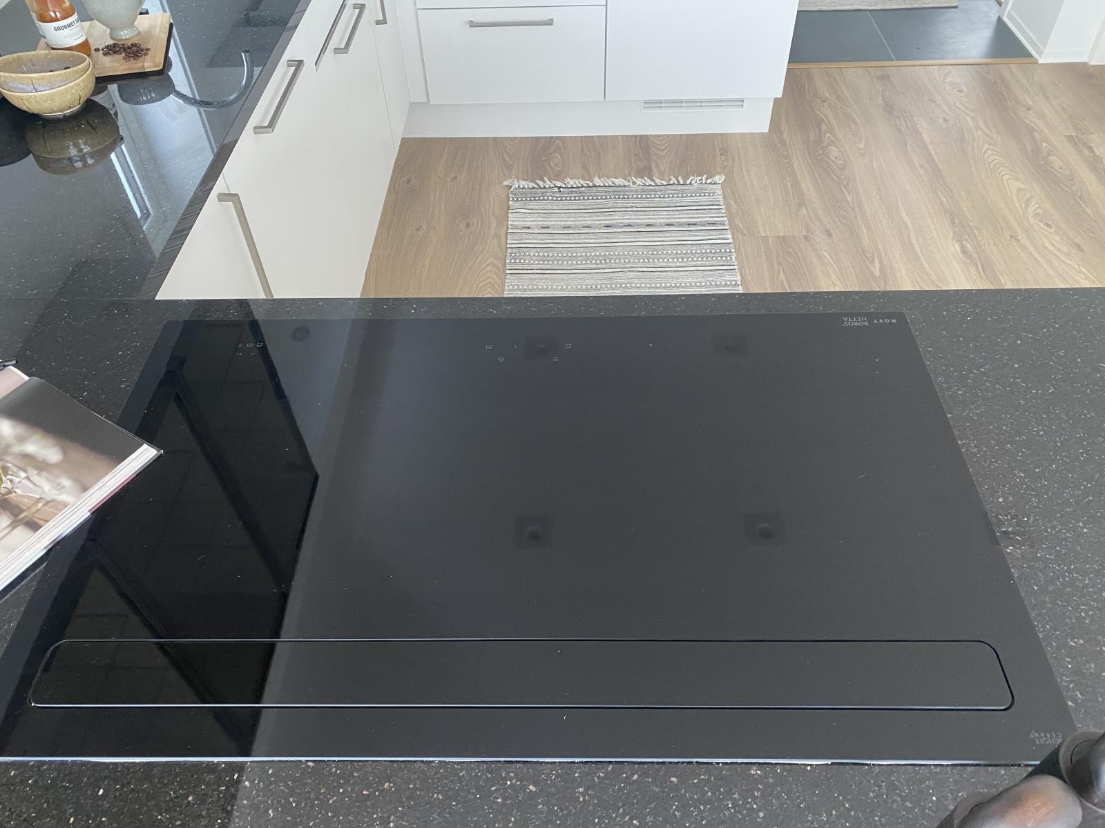 Novy Røros induksjonstopp med moderne integrerte ventilator Galleribilde