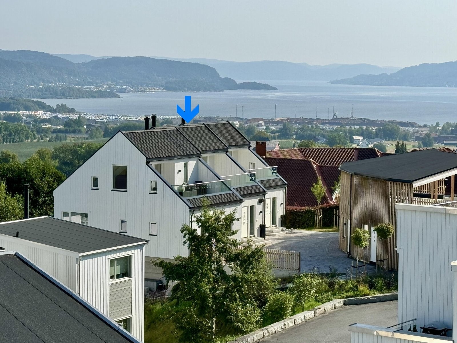 Stoppenkollen ligger høyt og fritt men samtidig med gåavstand til skole, barnehage og idrettsanlegg Galleribilde