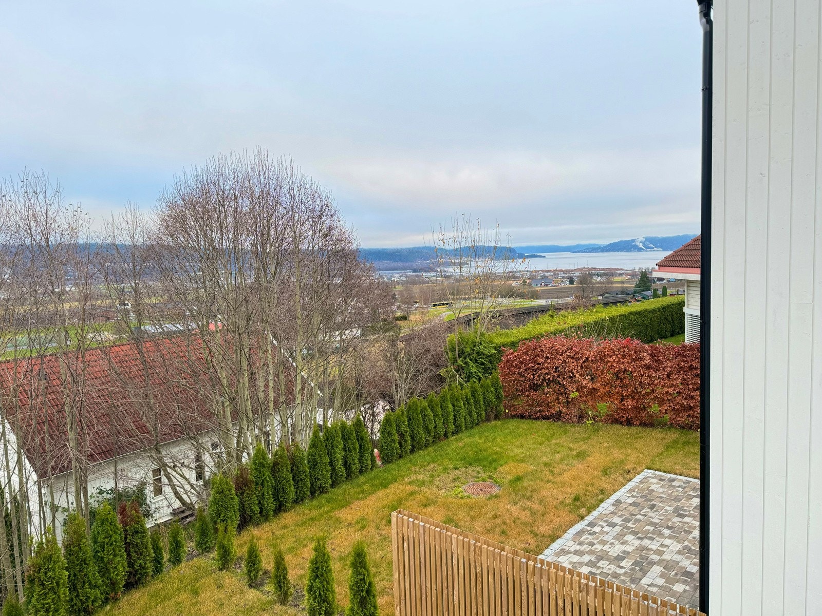 Fin utsikt mot Lierdalen og mot Drammensfjorden Galleribilde