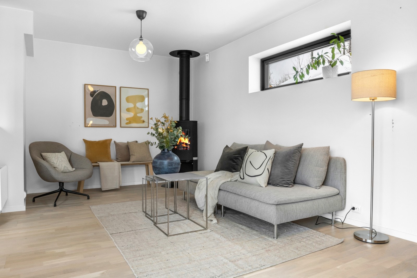 God plass til sofagruppe i stuen. Galleribilde