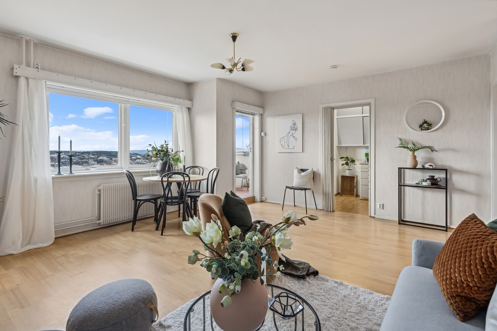 Fra stuen er det også inngang til kjøkken. Galleribilde