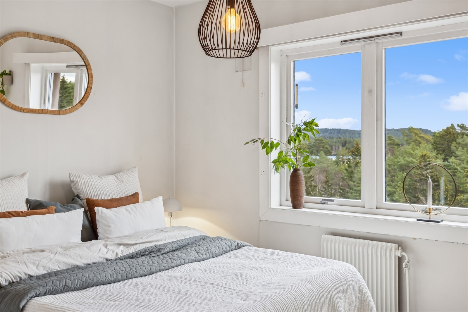 Begge soverom har flott utsikt mot skog og grøntområde. Galleribilde