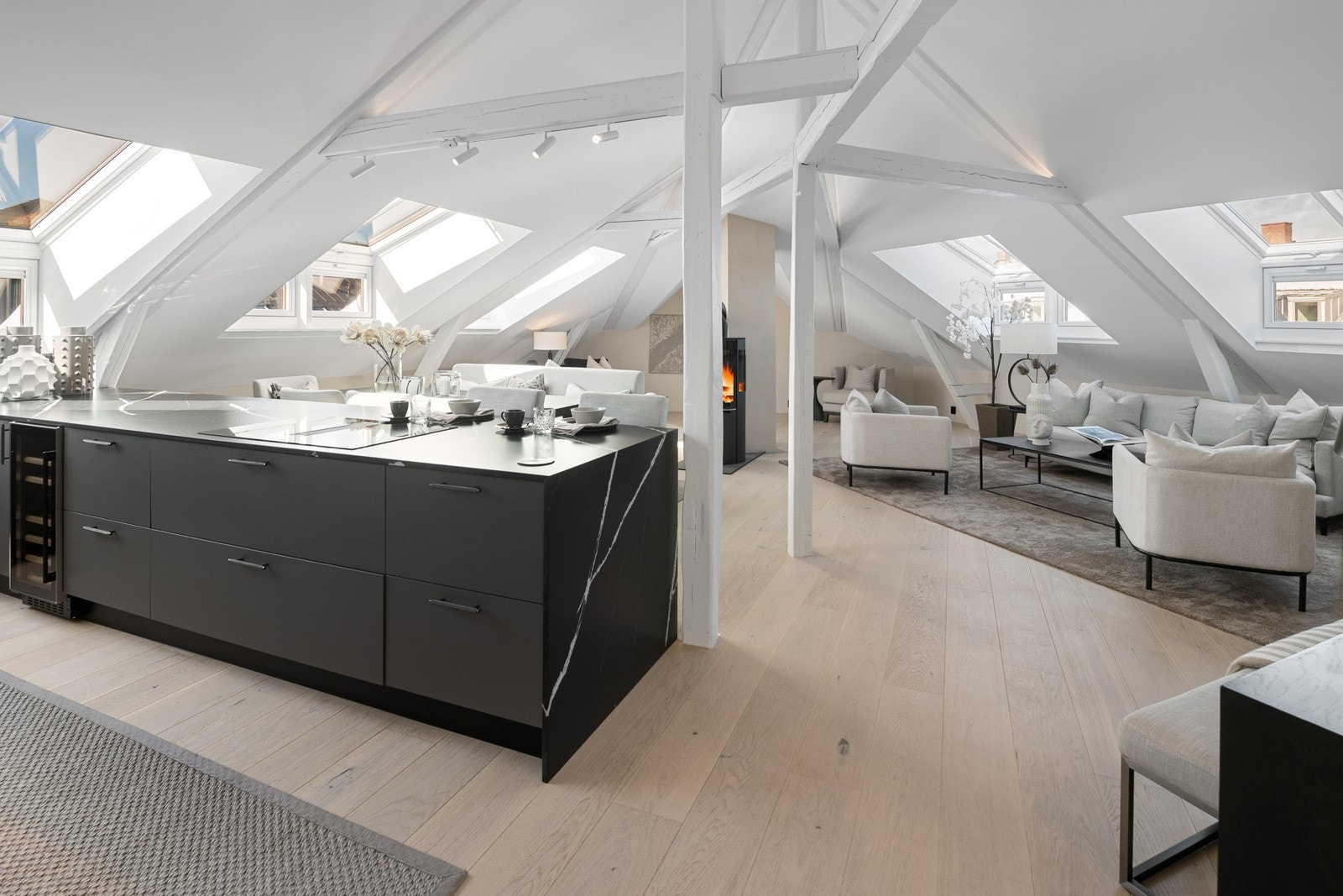 I tillegg til toppserien fra Miele, er kjøkkenet utstyrt med vinskap fra Temptech med 2 soner Galleribilde