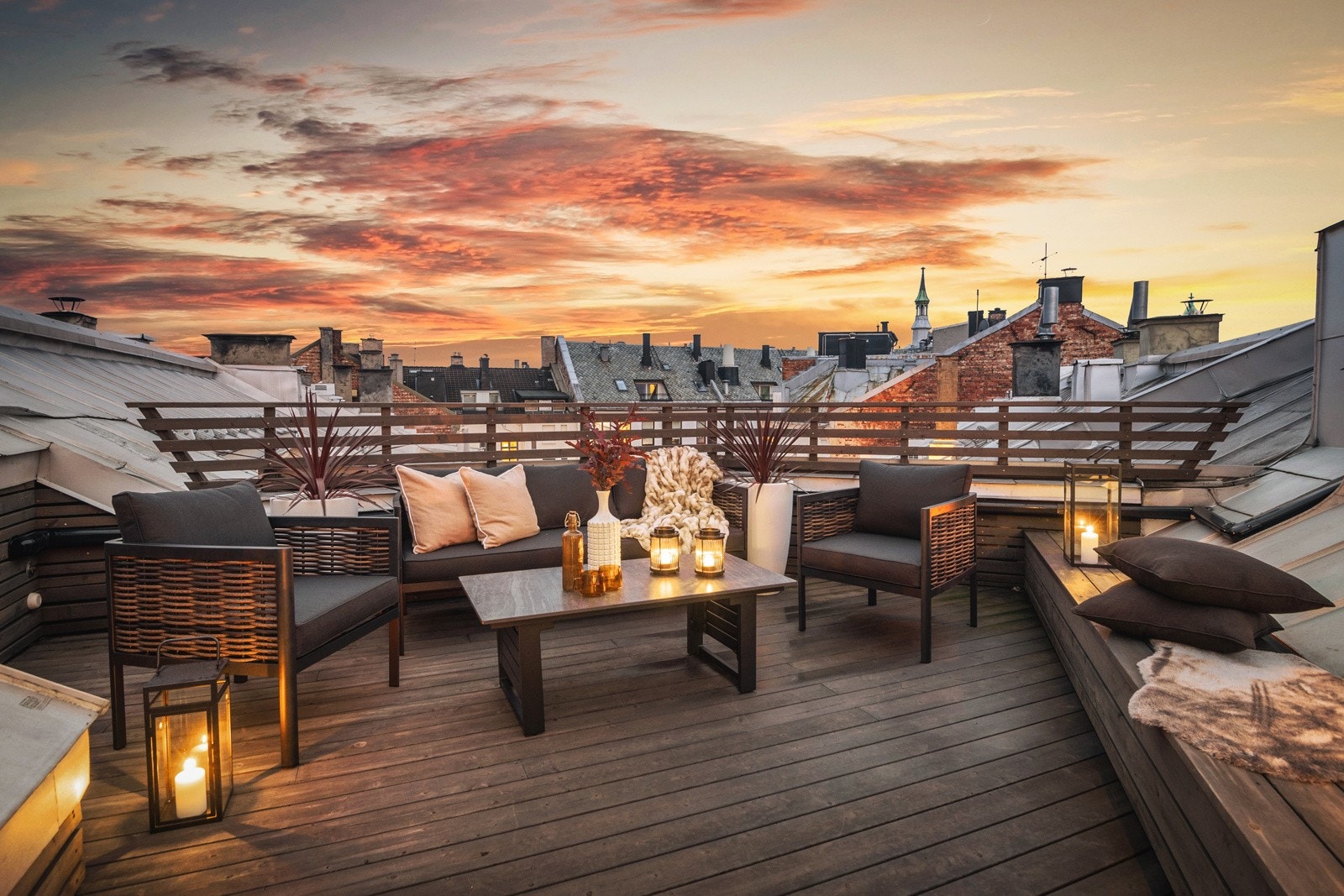 Det er også etablert dobbel stikk for strøm på terrassen Galleribilde