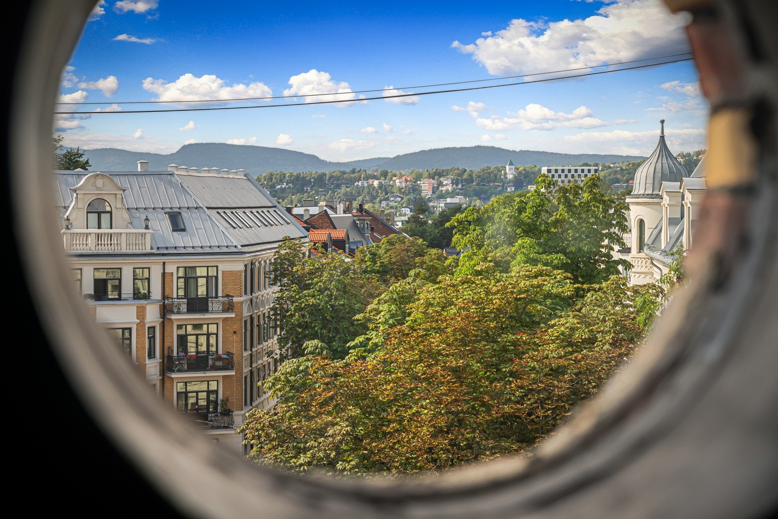 Nydelig utsikt fra vinduene i tårnrommet Galleribilde