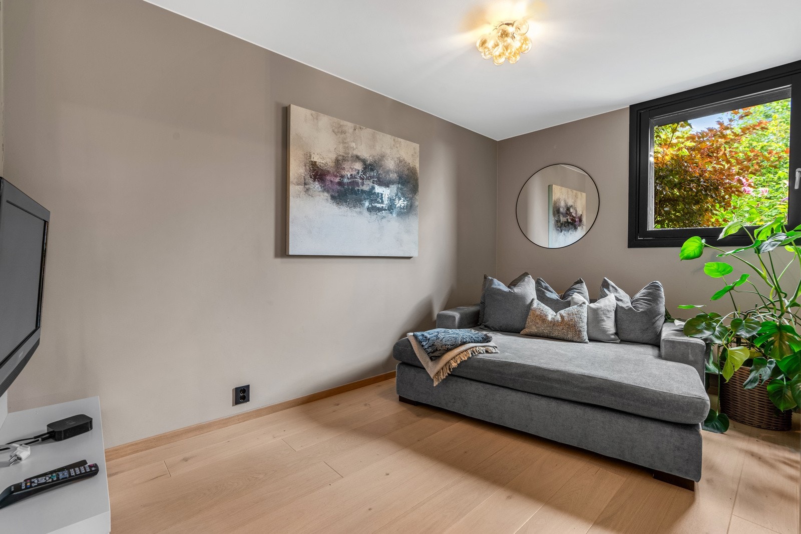 De fire øvrige soverommene ligger i første etasje. Galleribilde