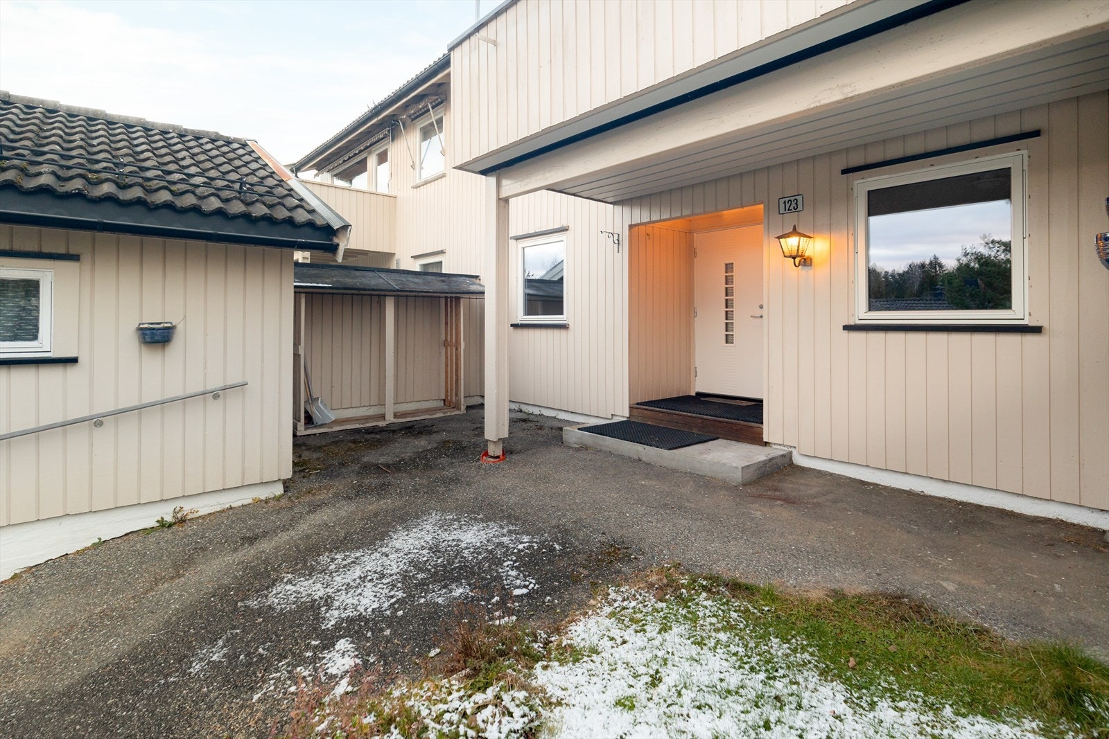 Borettslaget er godt driftet hvor de har skiftet ut en del vinduer i 2020, satt inn ny balkongdør i 2018 og ny entrédør i 2016. Borettslaget har også planer om å rehabilitere tak i 2026 og vedlikehold av utvendige yttervegger er planlagt i 2031. Galleribilde