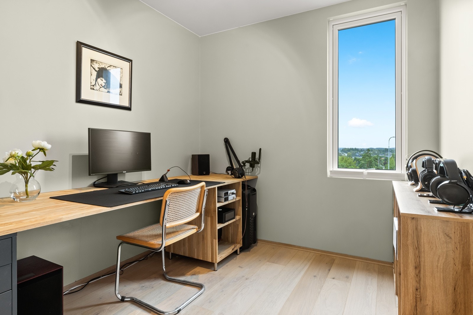 Soverom nr 2 bli i dag brukt som kontor. Galleribilde