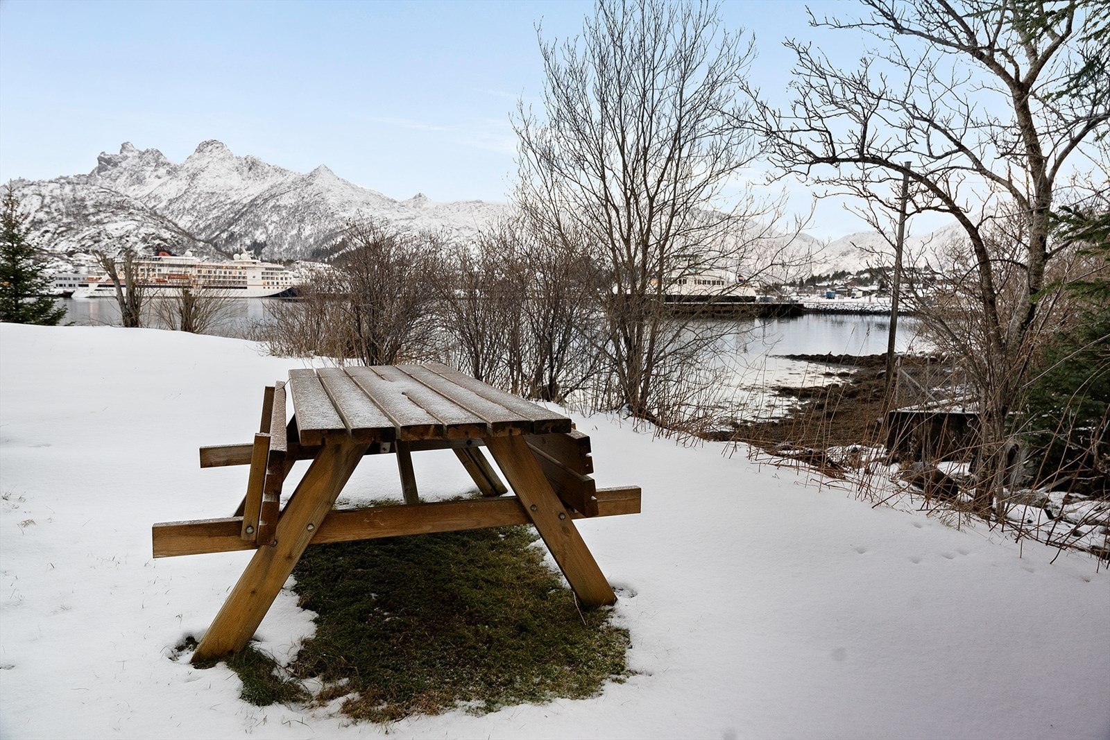 Fellesområde like ved sjøen Galleribilde