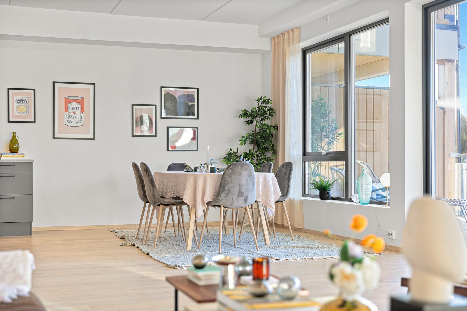 I tilknytning til kjøkkenet er det plass til spisestuemøblement. Galleribilde
